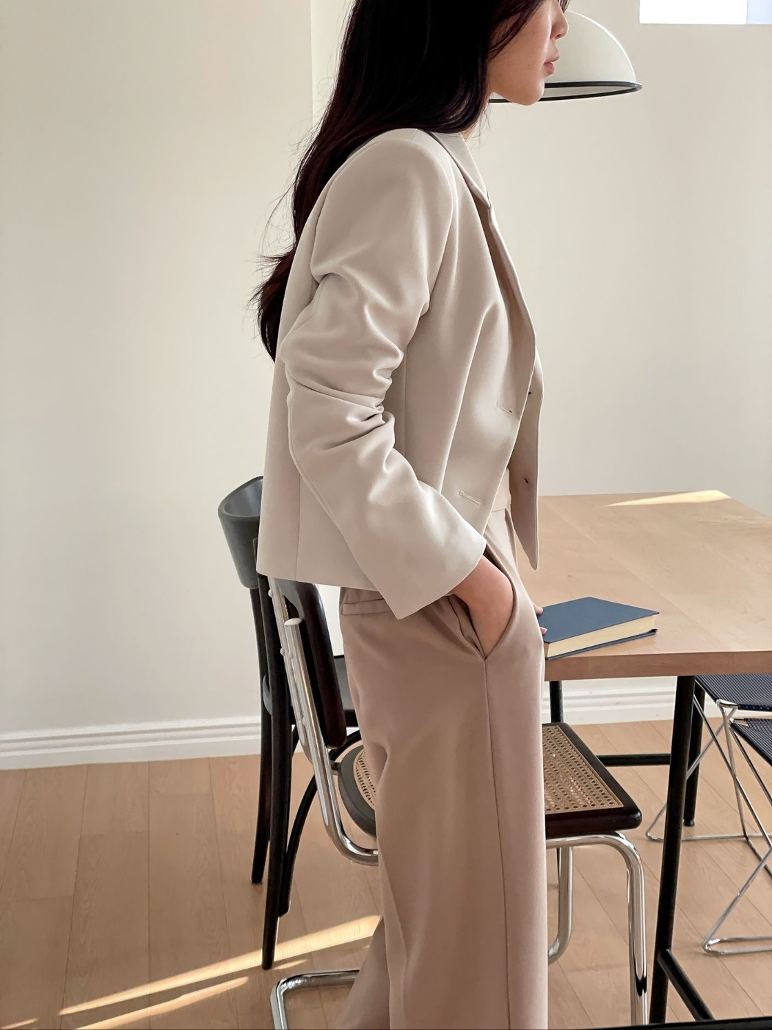 カラーラインショート長袖ワンポケットツーボタン無地ジャケット | 詳細画像18