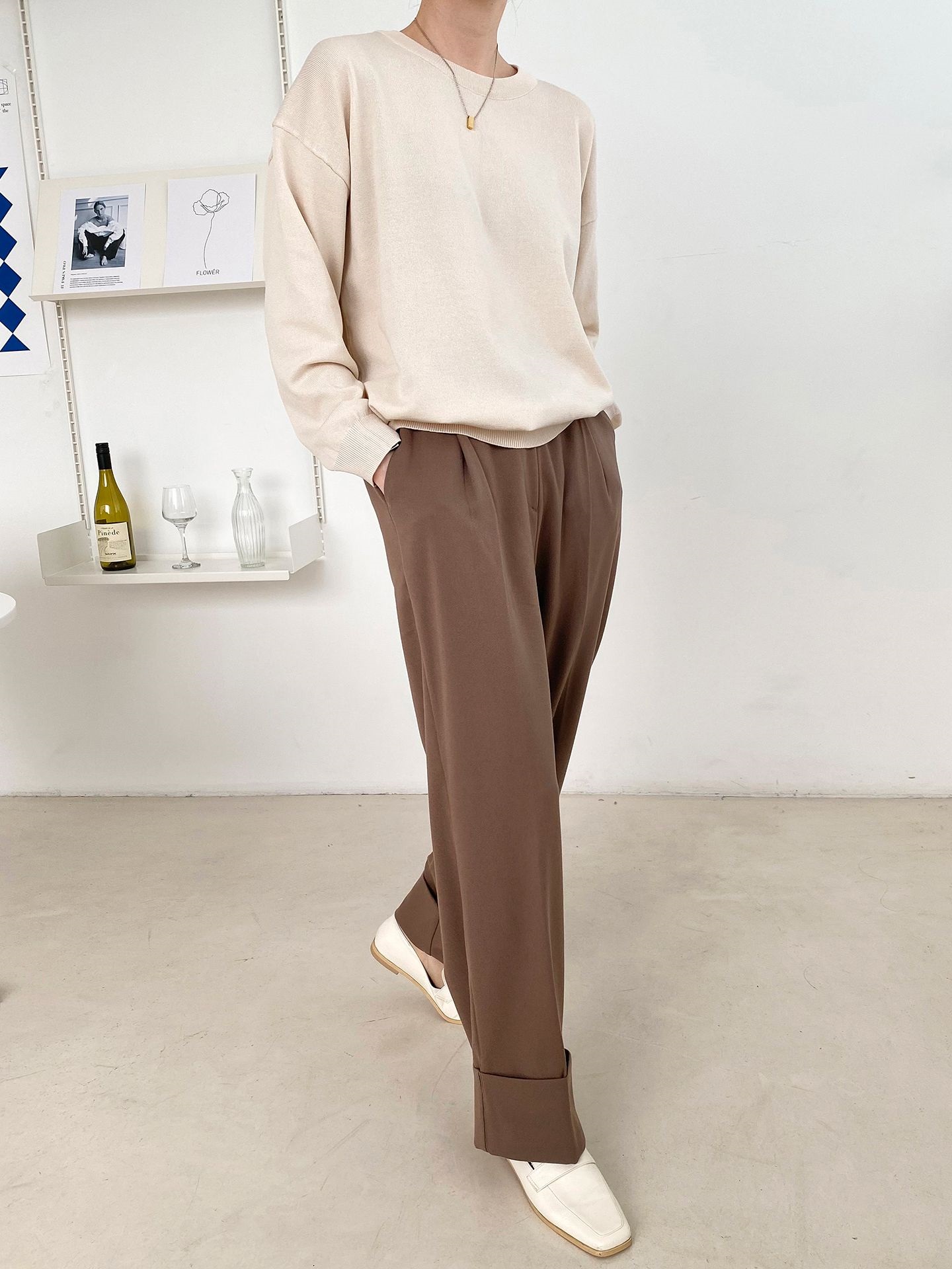 ラウンドネックルーズ長袖ドロップショルダー無地ニット | 詳細画像3