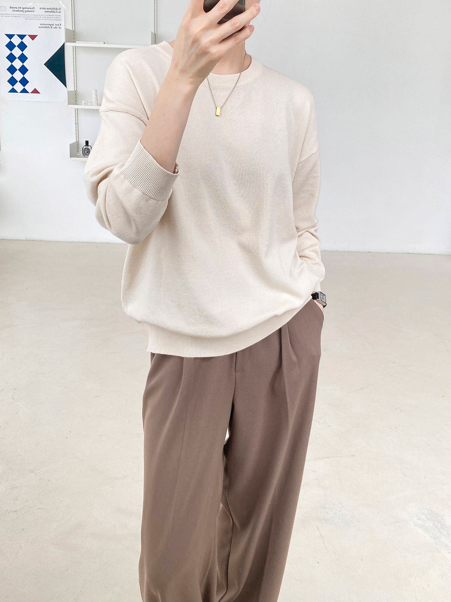 ラウンドネックルーズ長袖ドロップショルダー無地ニット | 詳細画像5