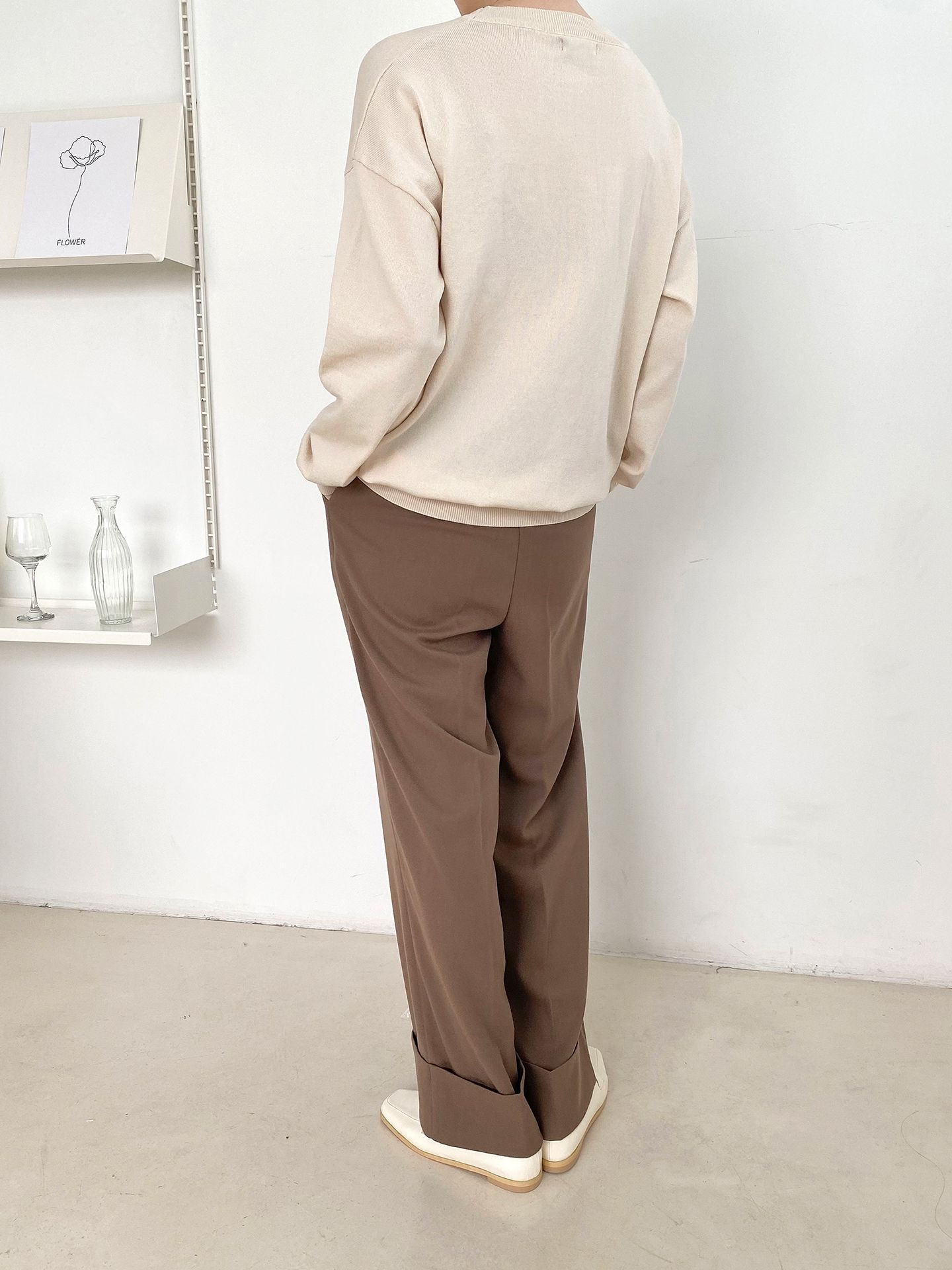 ラウンドネックルーズ長袖ドロップショルダー無地ニット | 詳細画像12