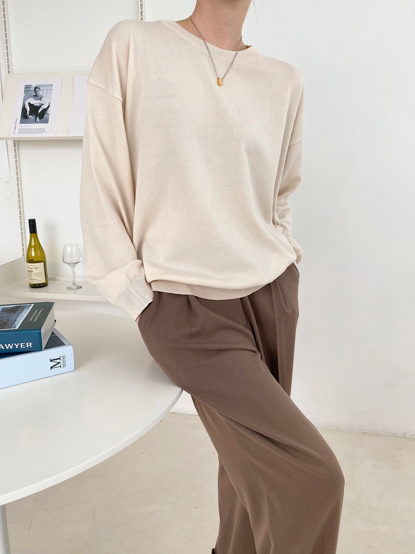 ラウンドネックルーズ長袖ドロップショルダー無地ニット | 詳細画像13