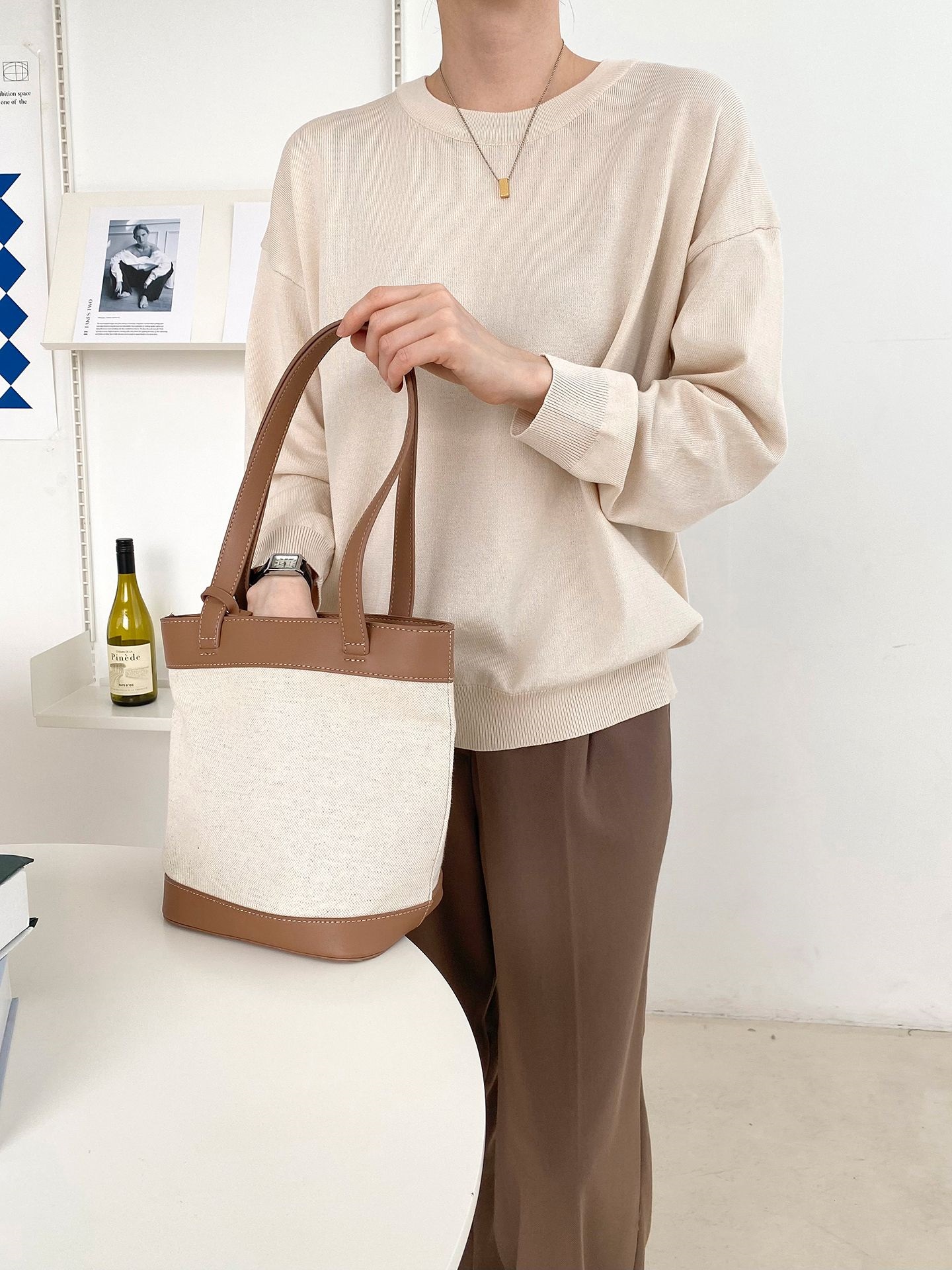 ラウンドネックルーズ長袖ドロップショルダー無地ニット | 詳細画像20