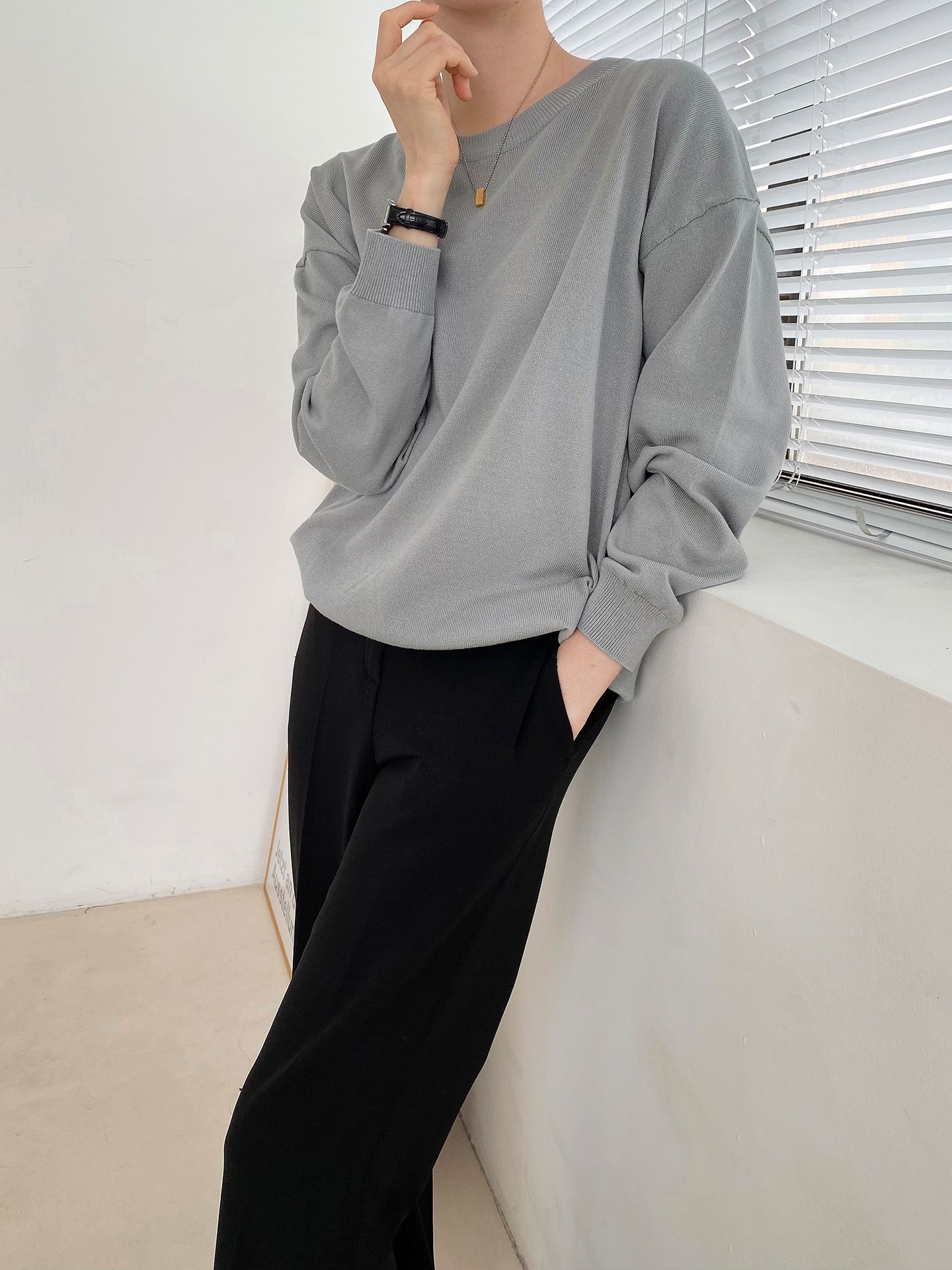 ラウンドネックルーズ長袖ドロップショルダー無地ニット | 詳細画像34