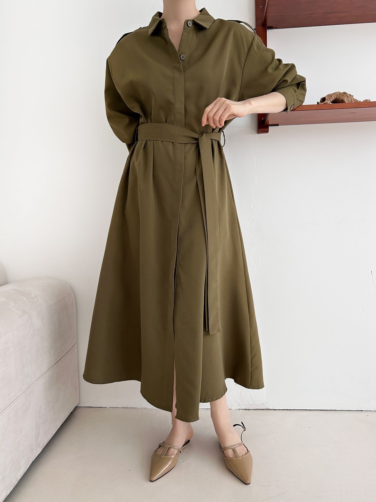 カラーピンタックロングルーズ長袖ワンボタンボタンスリーブループ無地シャツワンピースストラップ付 | 詳細画像28