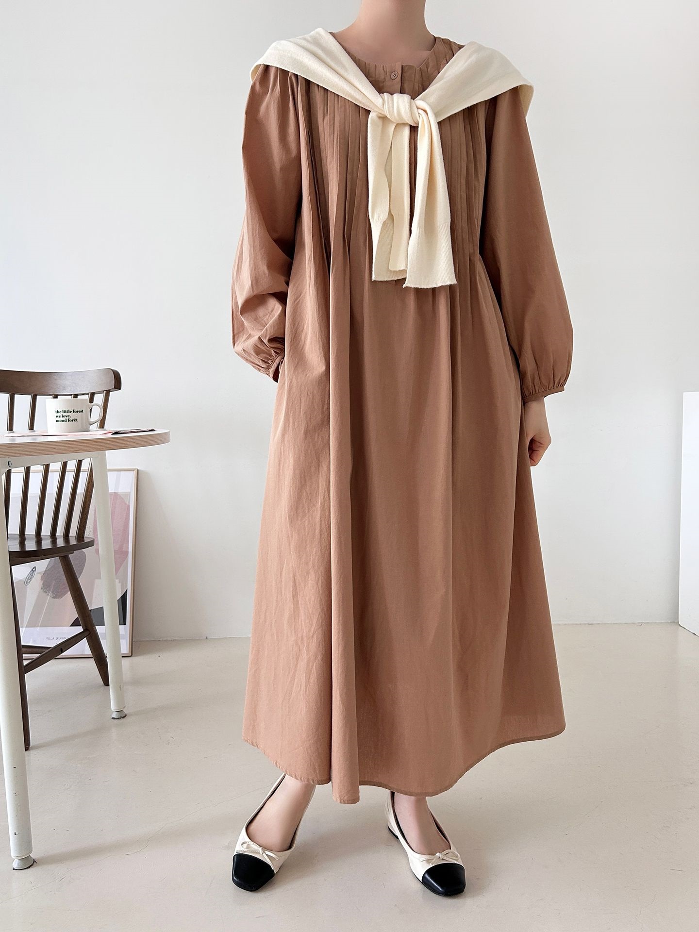 コットンボタンラウンドネックピンタックパフスリーブロングルーズ長袖フレア無地ワンピース | 詳細画像13