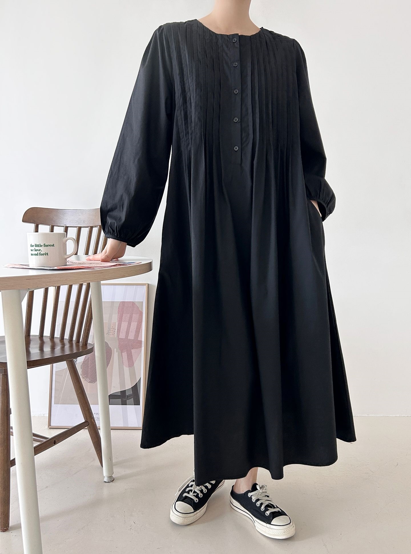 コットンボタンラウンドネックピンタックパフスリーブロングルーズ長袖フレア無地ワンピース | 詳細画像33