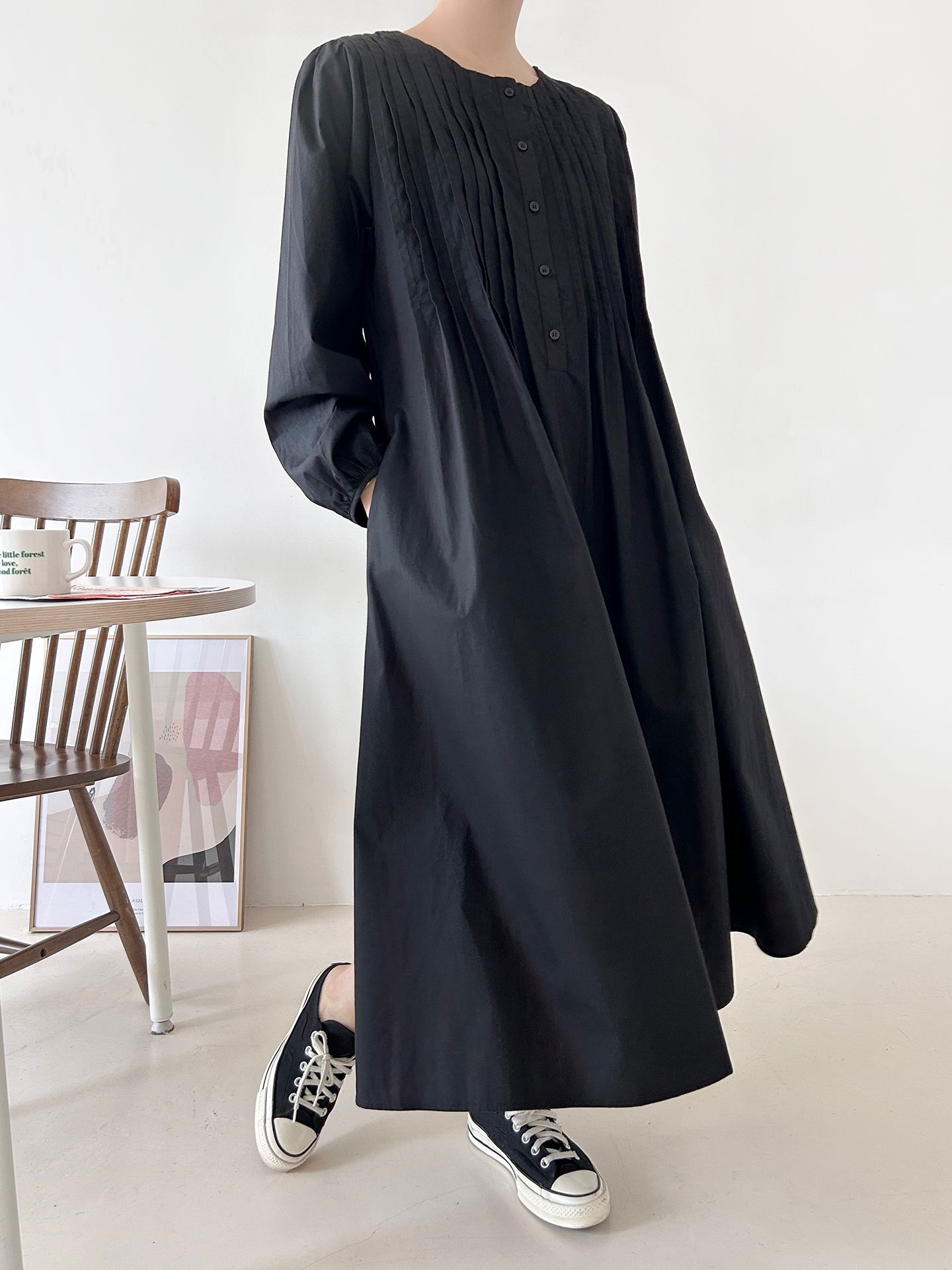 コットンボタンラウンドネックピンタックパフスリーブロングルーズ長袖フレア無地ワンピース | 詳細画像27