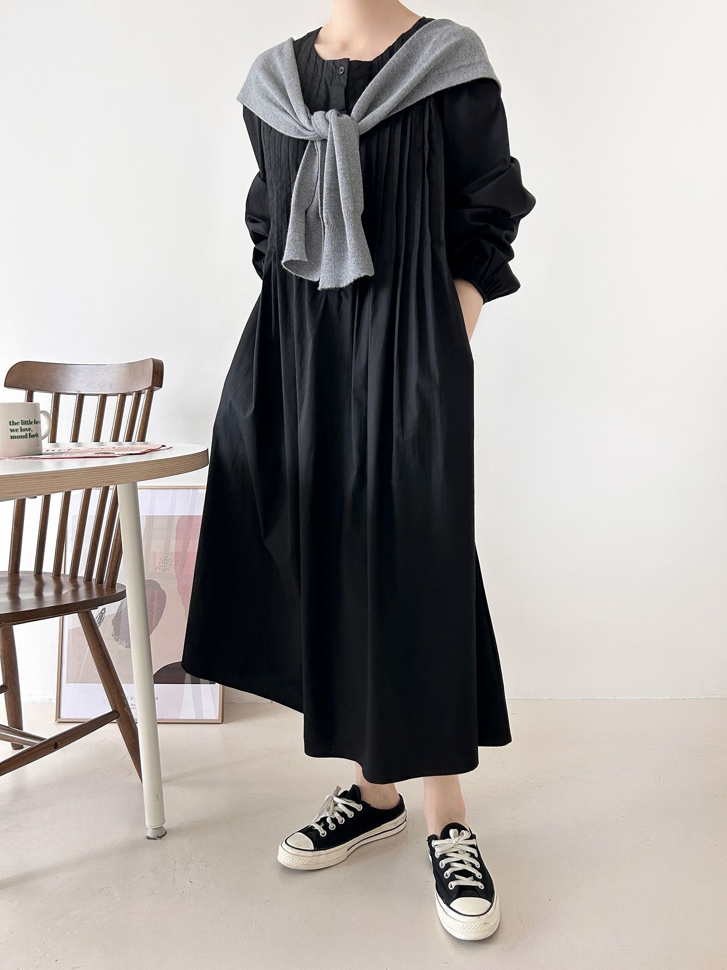 コットンボタンラウンドネックピンタックパフスリーブロングルーズ長袖フレア無地ワンピース | 詳細画像28