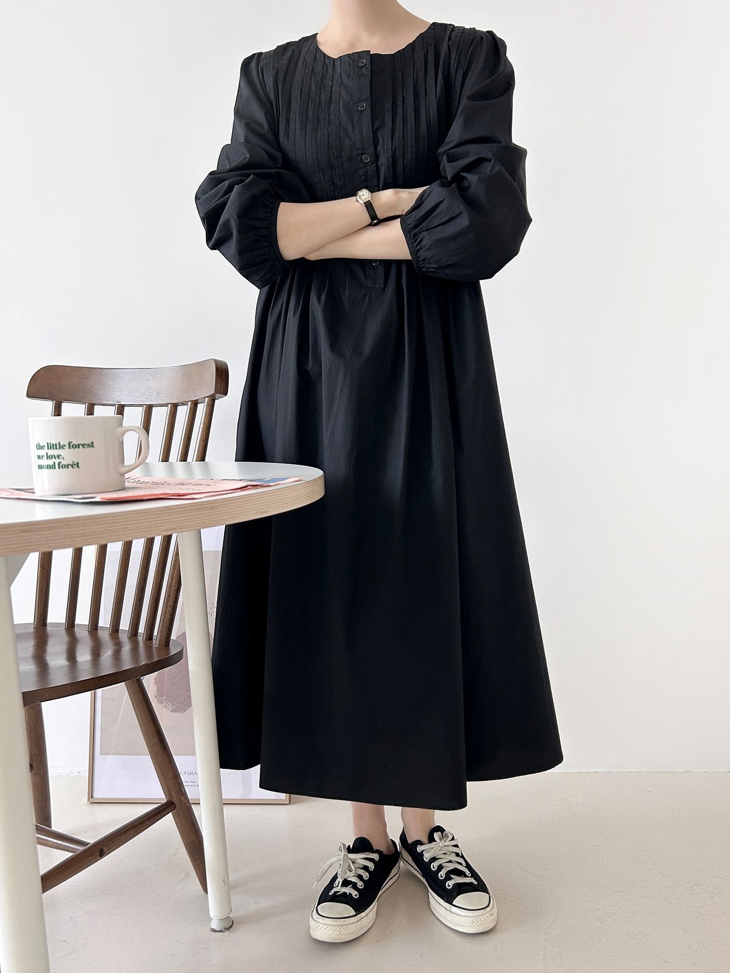 コットンボタンラウンドネックピンタックパフスリーブロングルーズ長袖フレア無地ワンピース | 詳細画像29