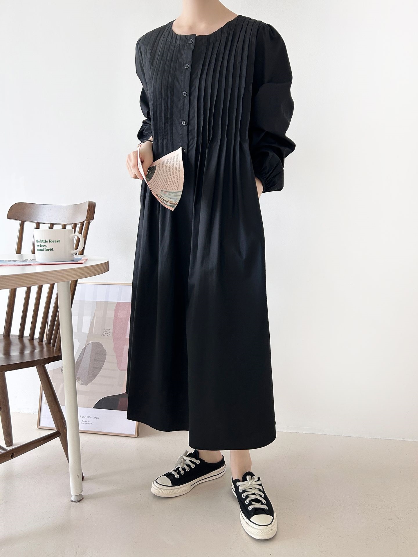 コットンボタンラウンドネックピンタックパフスリーブロングルーズ長袖フレア無地ワンピース | 詳細画像32