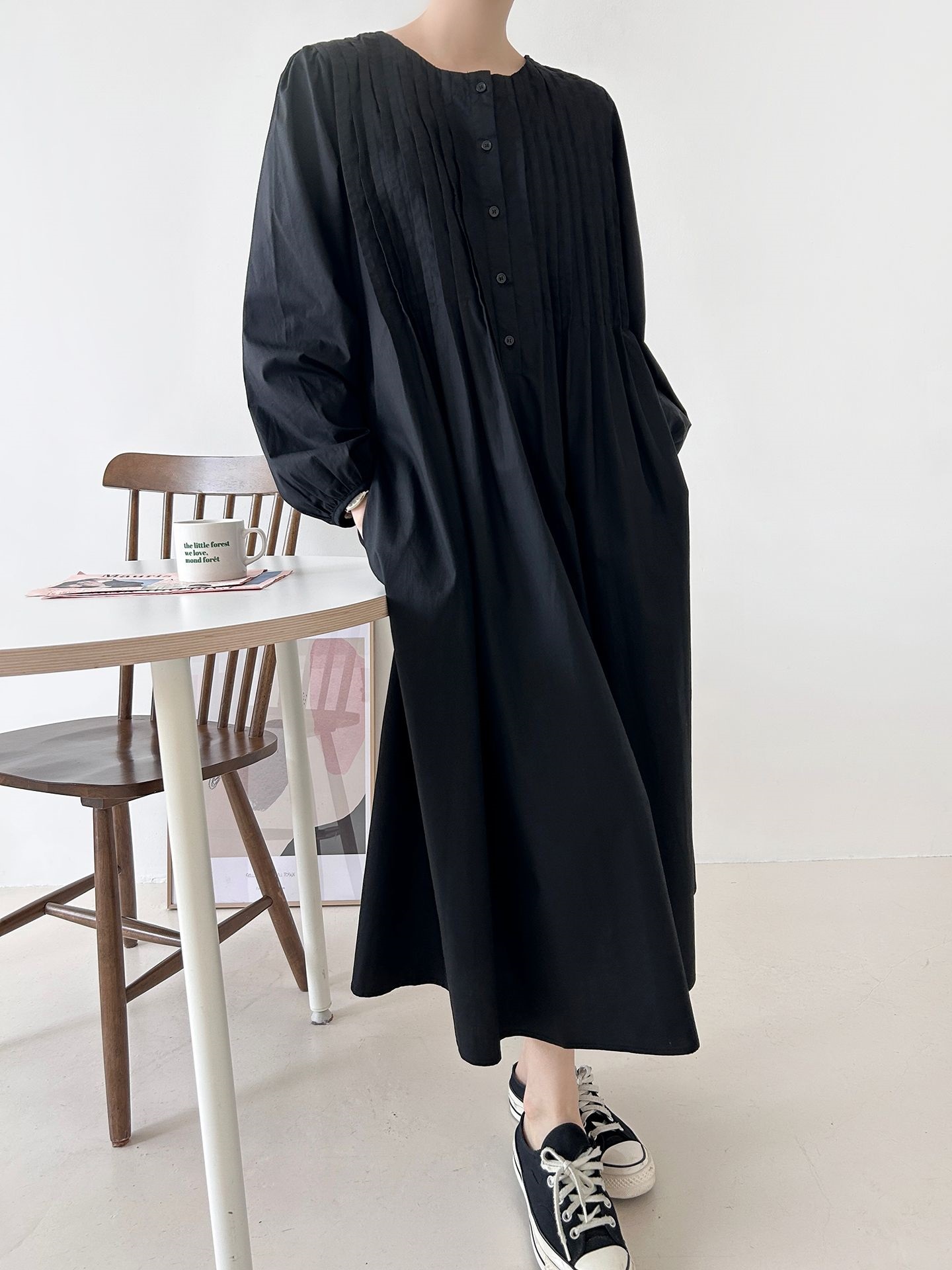 コットンボタンラウンドネックピンタックパフスリーブロングルーズ長袖フレア無地ワンピース | 詳細画像34