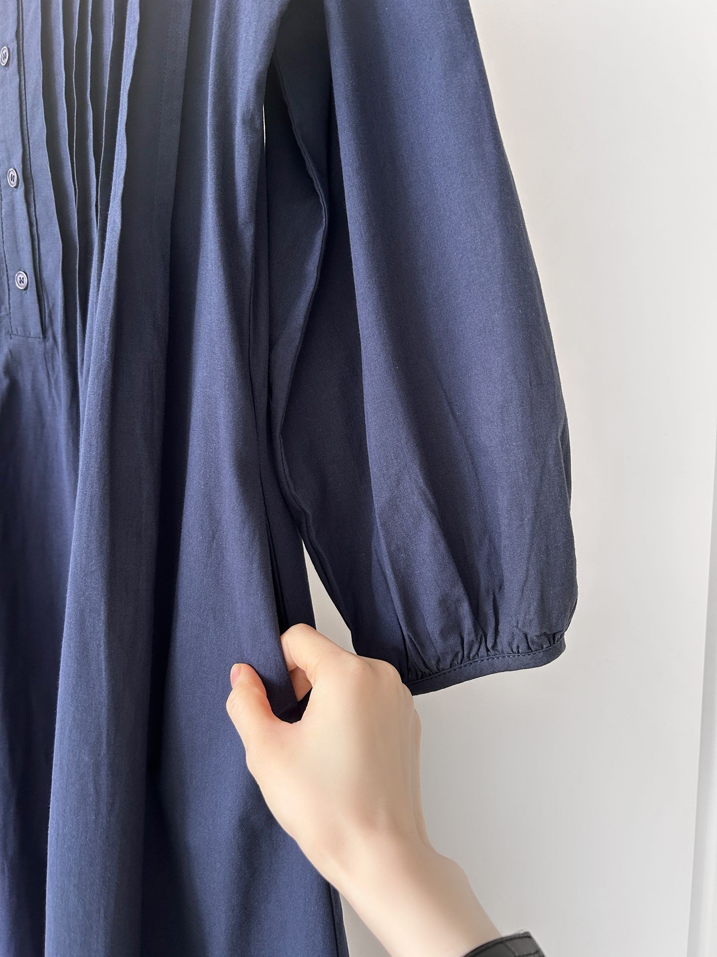 コットンボタンラウンドネックピンタックパフスリーブロングルーズ長袖フレア無地ワンピース | 詳細画像42