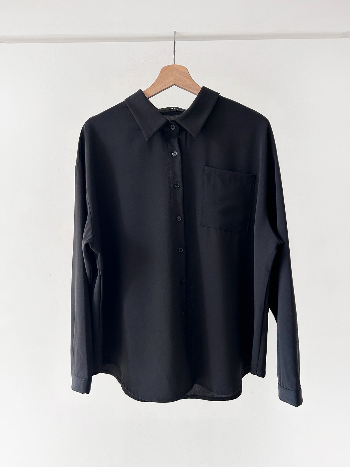 ボタンカラーオーバーサイズボクシールーズ長袖ワンポケットボタンスリーブドロップショルダー無地シャツ | 詳細画像40