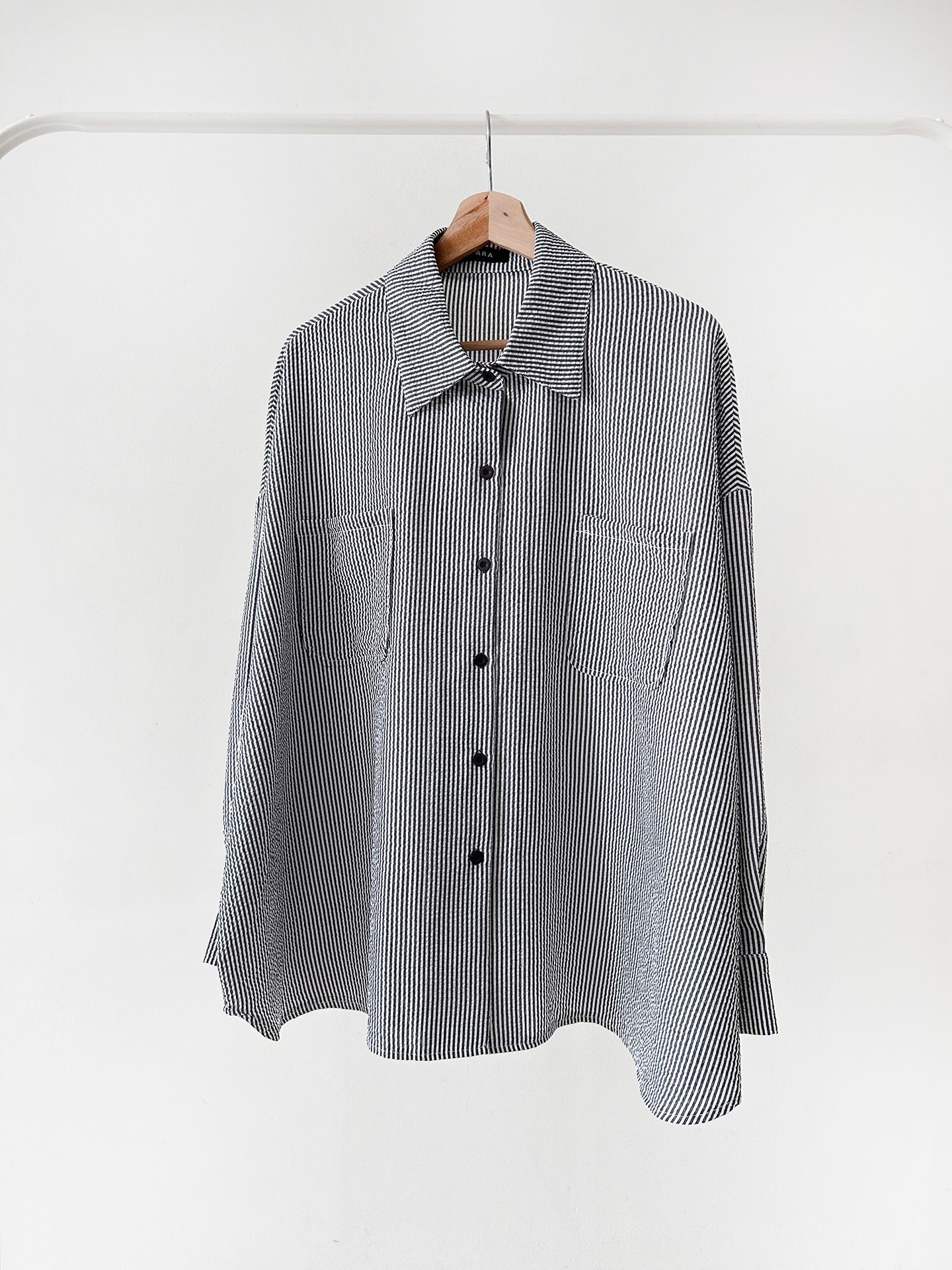 カラーオーバーサイズボクシー長袖ツーポケットボタンスリーブドロップショルダーストライプシャツ | 詳細画像40