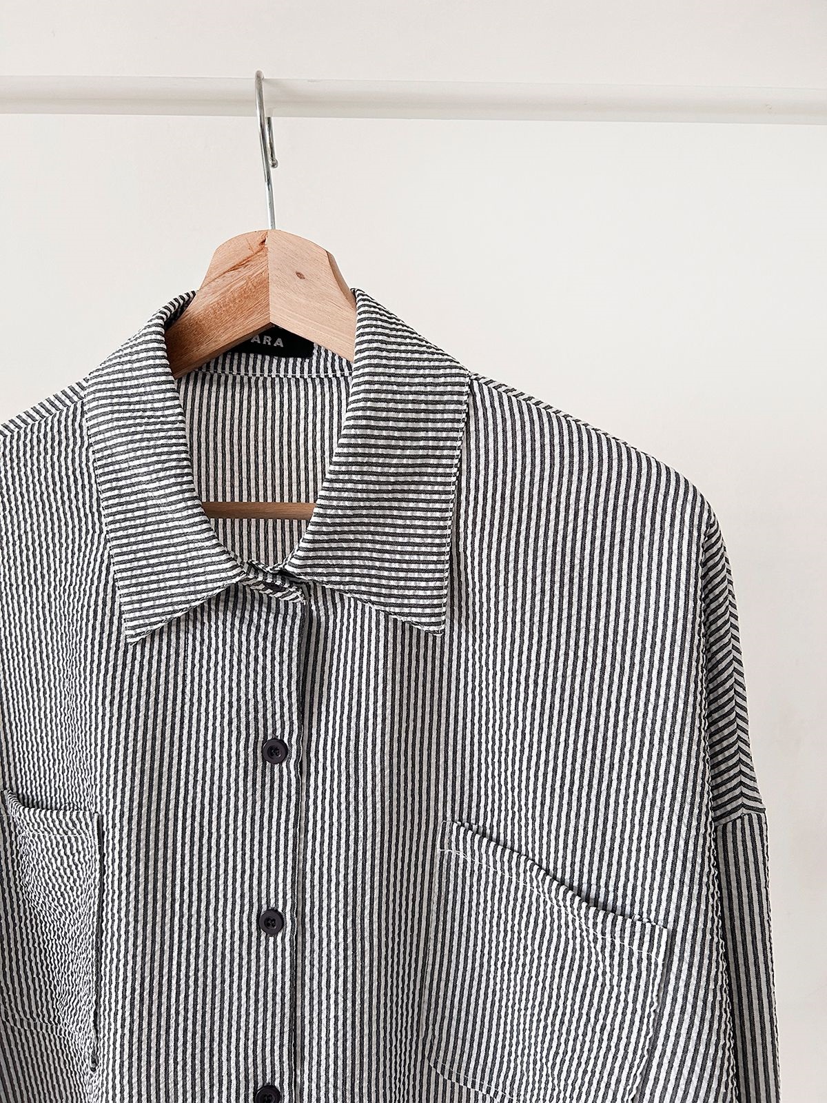 カラーオーバーサイズボクシー長袖ツーポケットボタンスリーブドロップショルダーストライプシャツ | 詳細画像42