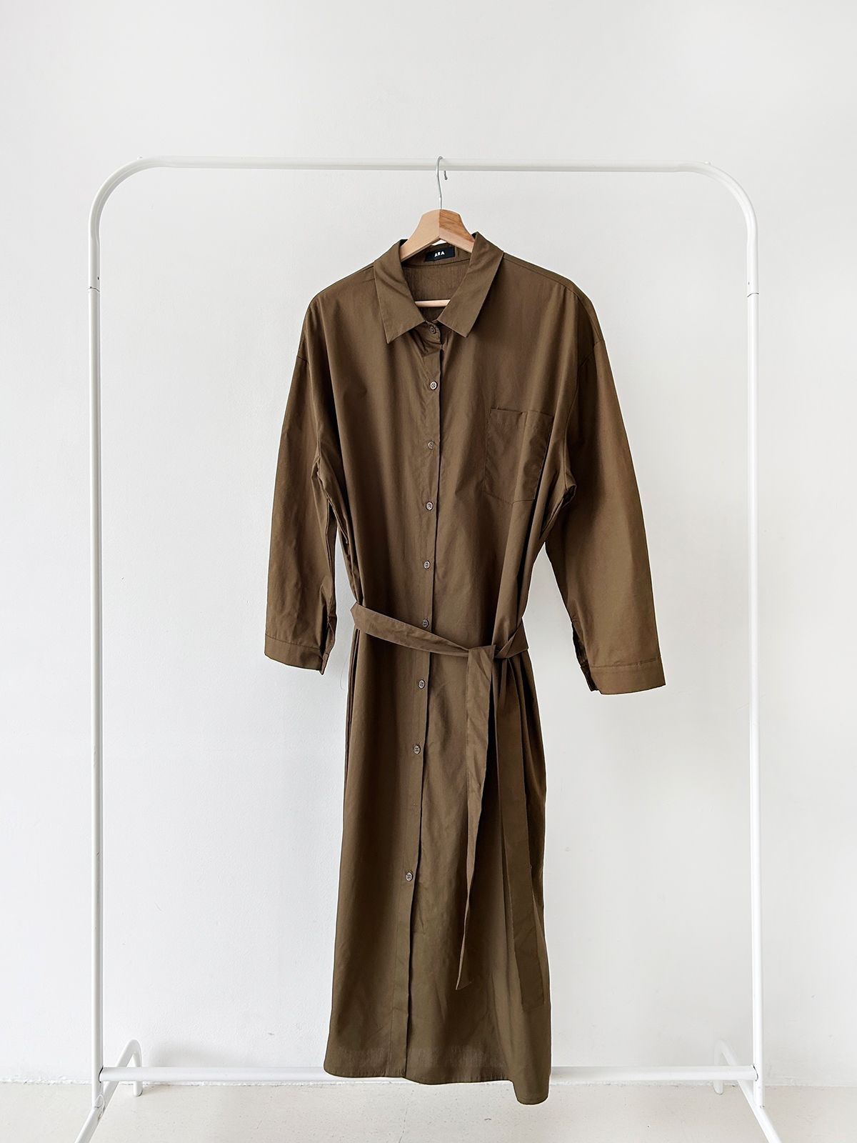 コットンオーバーサイズロング長袖ワンポケットボタンスリーブドロップショルダー無地シャツワンピースストラップ付 | 詳細画像43