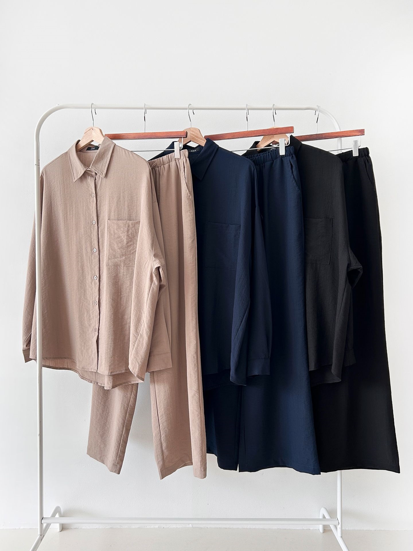 カラードローストリングウエストゴムオーバーサイズロングルーズワンポケットストレートワイドボタンスリーブドロップショルダー無地パンツ | 詳細画像35