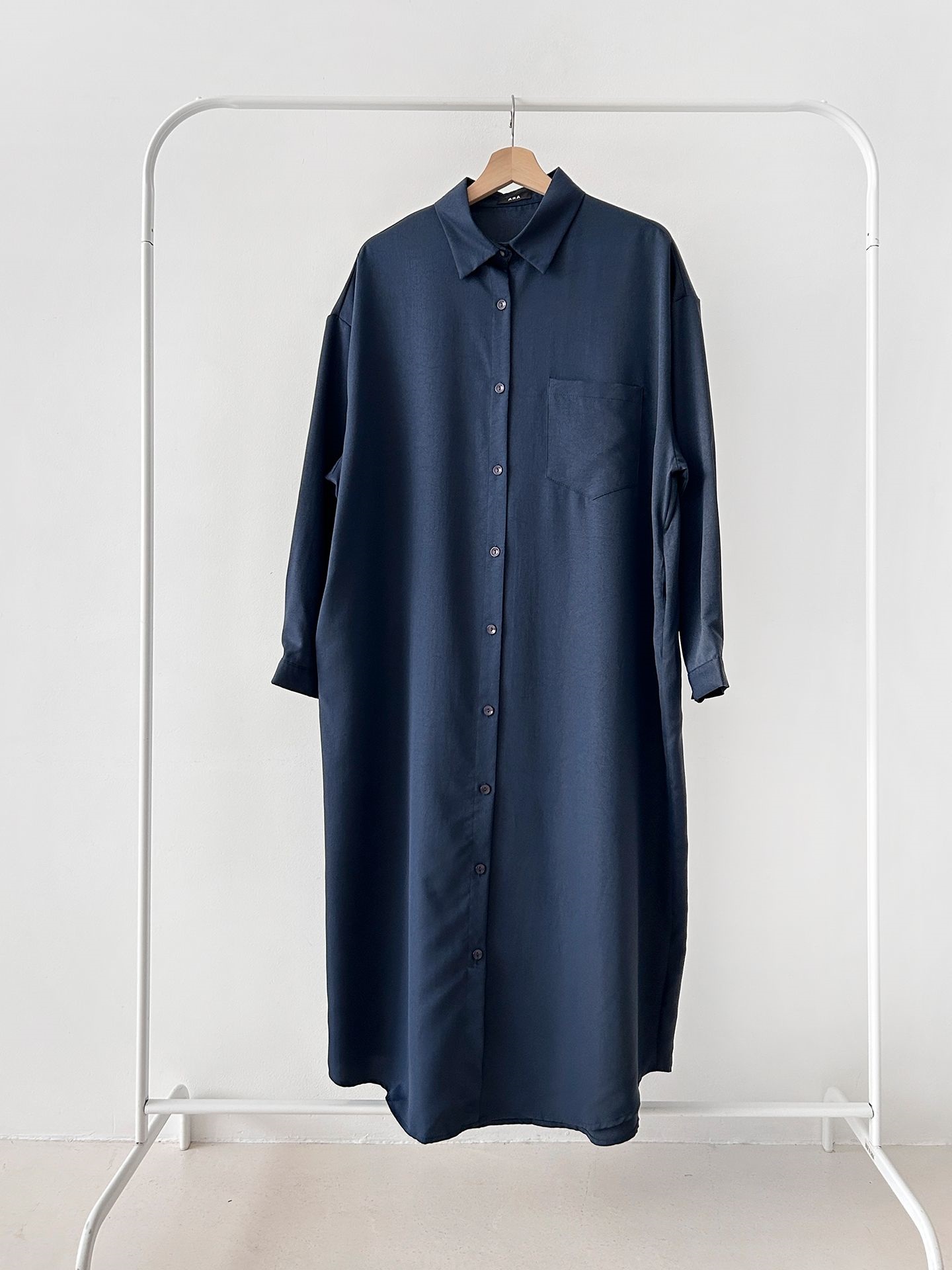 ボタンカラーオーバーサイズルーズ長袖ワンポケットドロップショルダー無地シャツワンピース | 詳細画像27