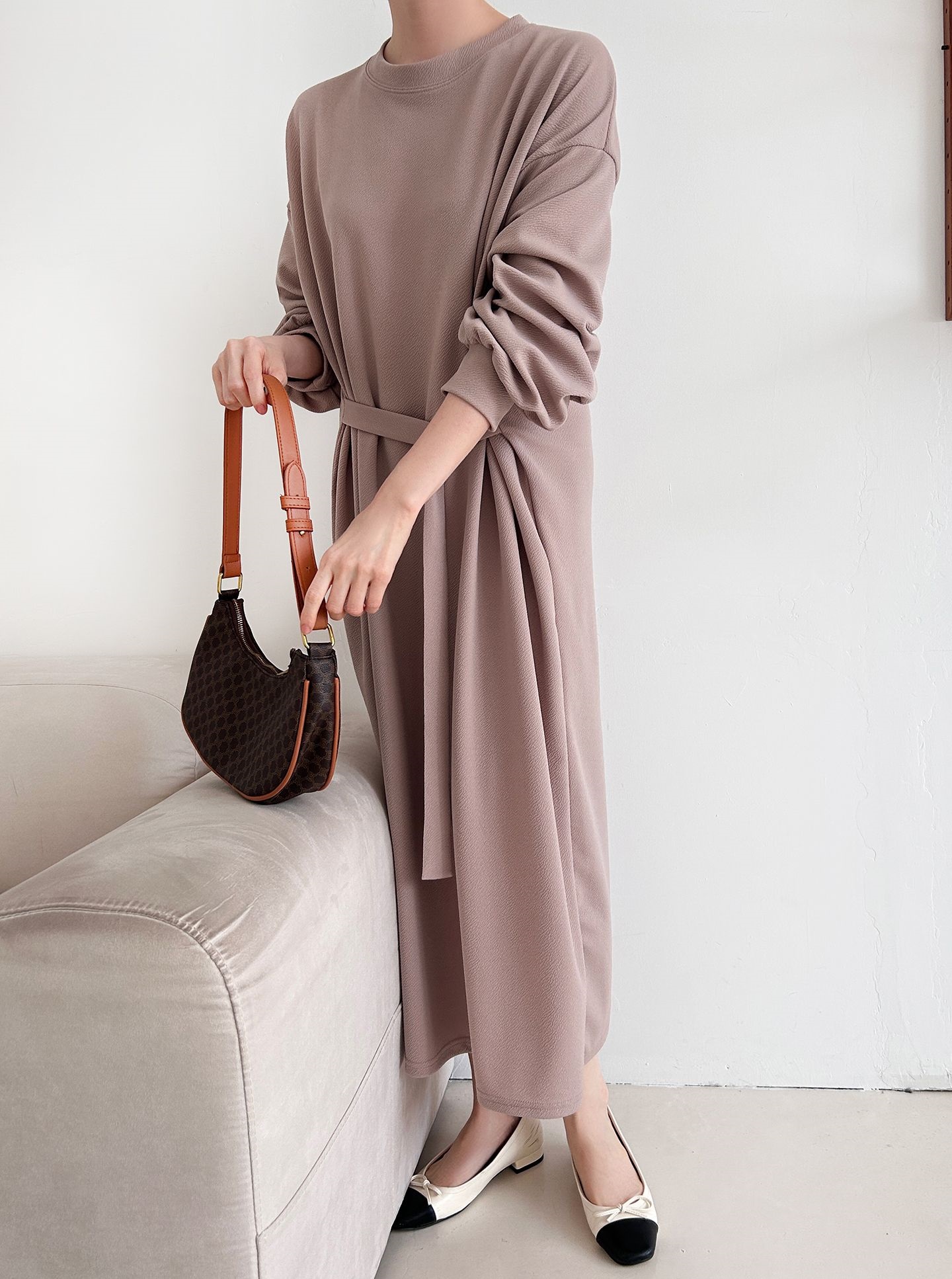 ベルトラウンドネックオーバーサイズロングルーズ長袖無地ワンピース | 詳細画像3