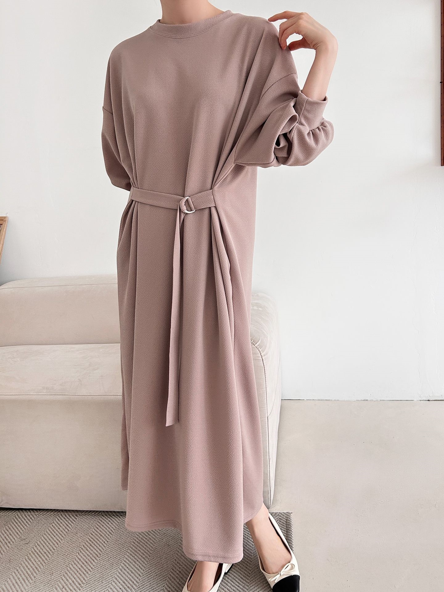 ベルトラウンドネックオーバーサイズロングルーズ長袖無地ワンピース | 詳細画像4