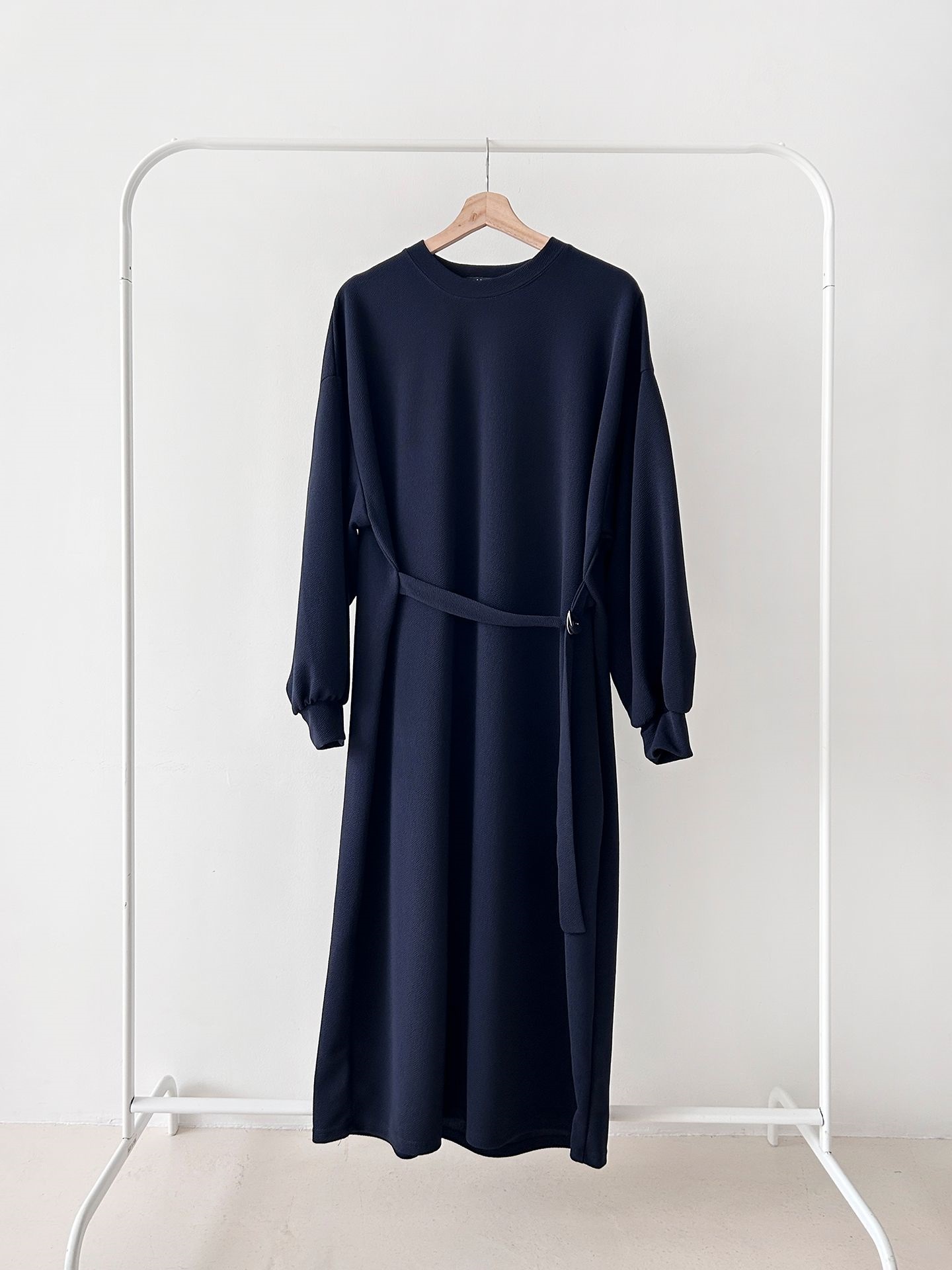 ベルトラウンドネックオーバーサイズロングルーズ長袖無地ワンピース | 詳細画像36