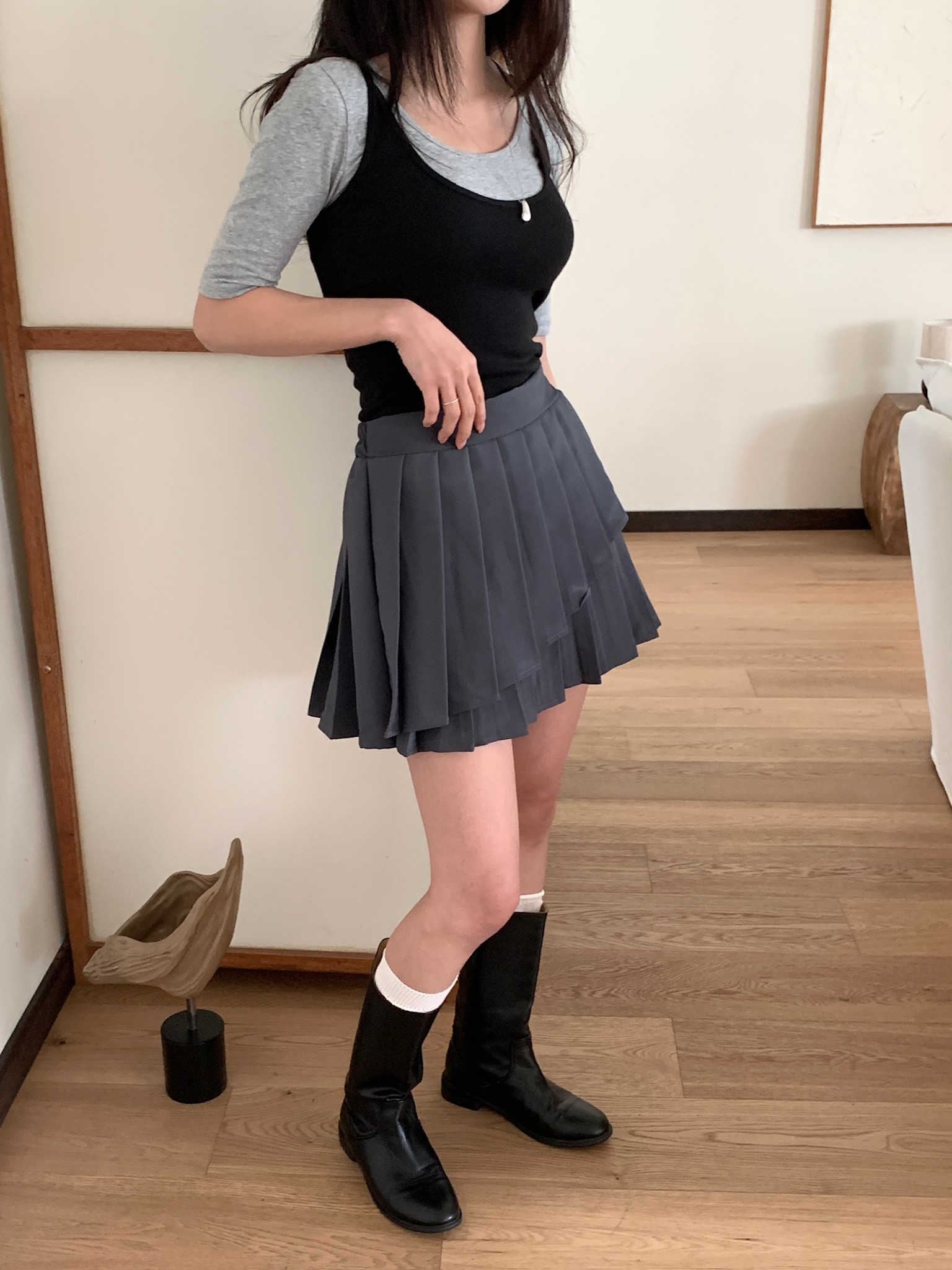 プリーツバックゴムアンバランスAラインミニ無地スカート | 詳細画像2