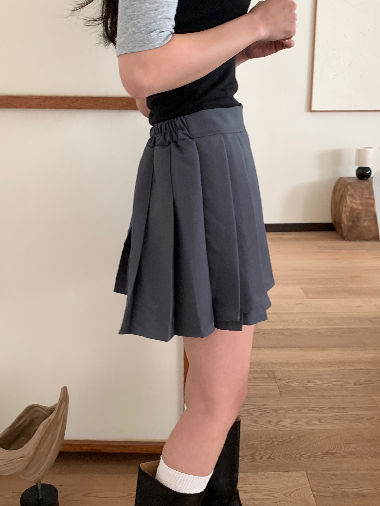 プリーツバックゴムアンバランスAラインミニ無地スカート | 詳細画像3