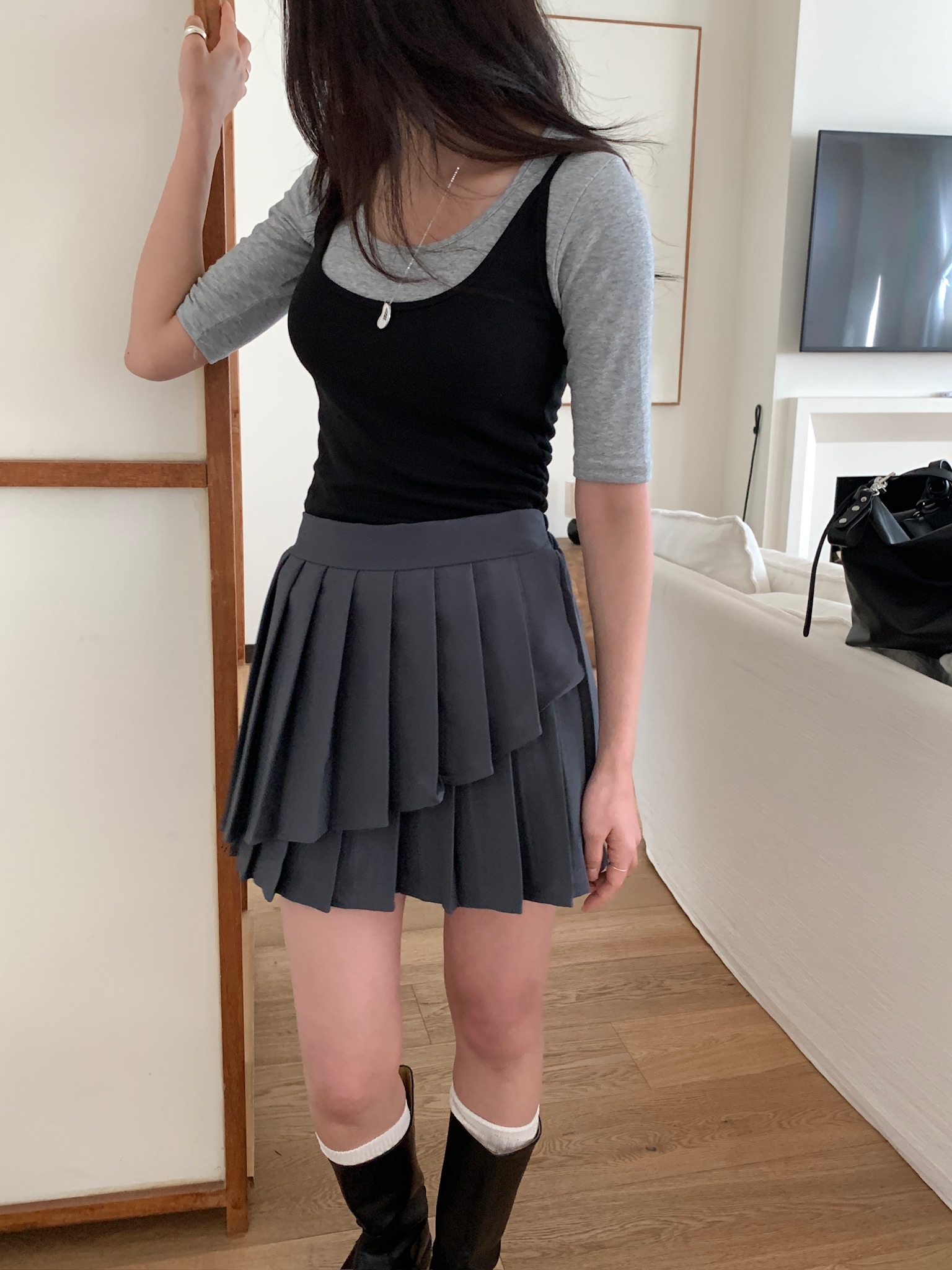 プリーツバックゴムアンバランスAラインミニ無地スカート | 詳細画像7