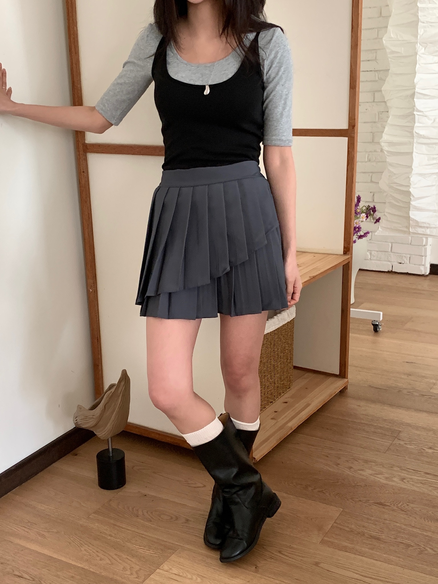 プリーツバックゴムアンバランスAラインミニ無地スカート | 詳細画像19