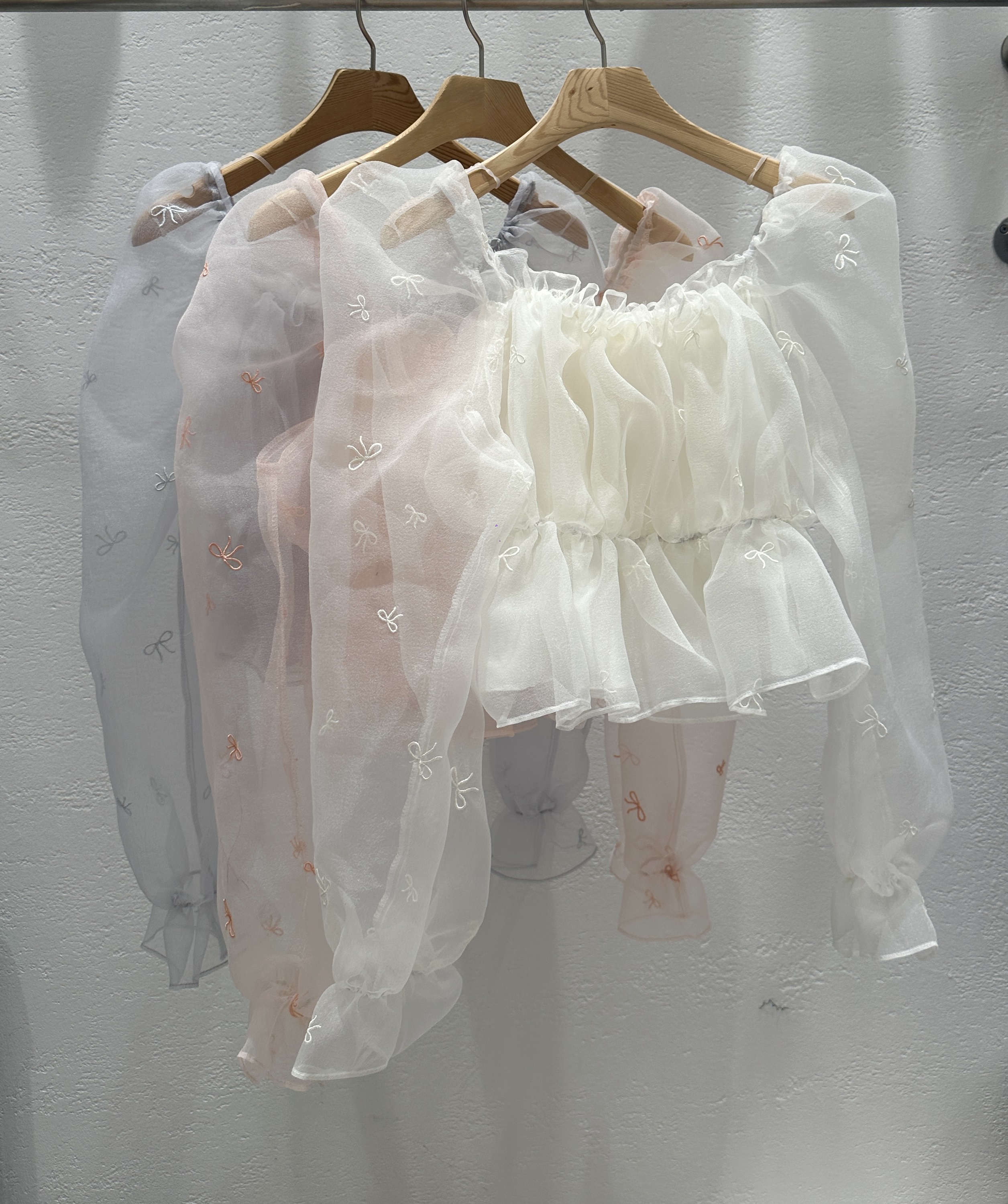 コンビシャーリングフリルパフスリーブクロップド長袖ブラウス | 詳細画像20