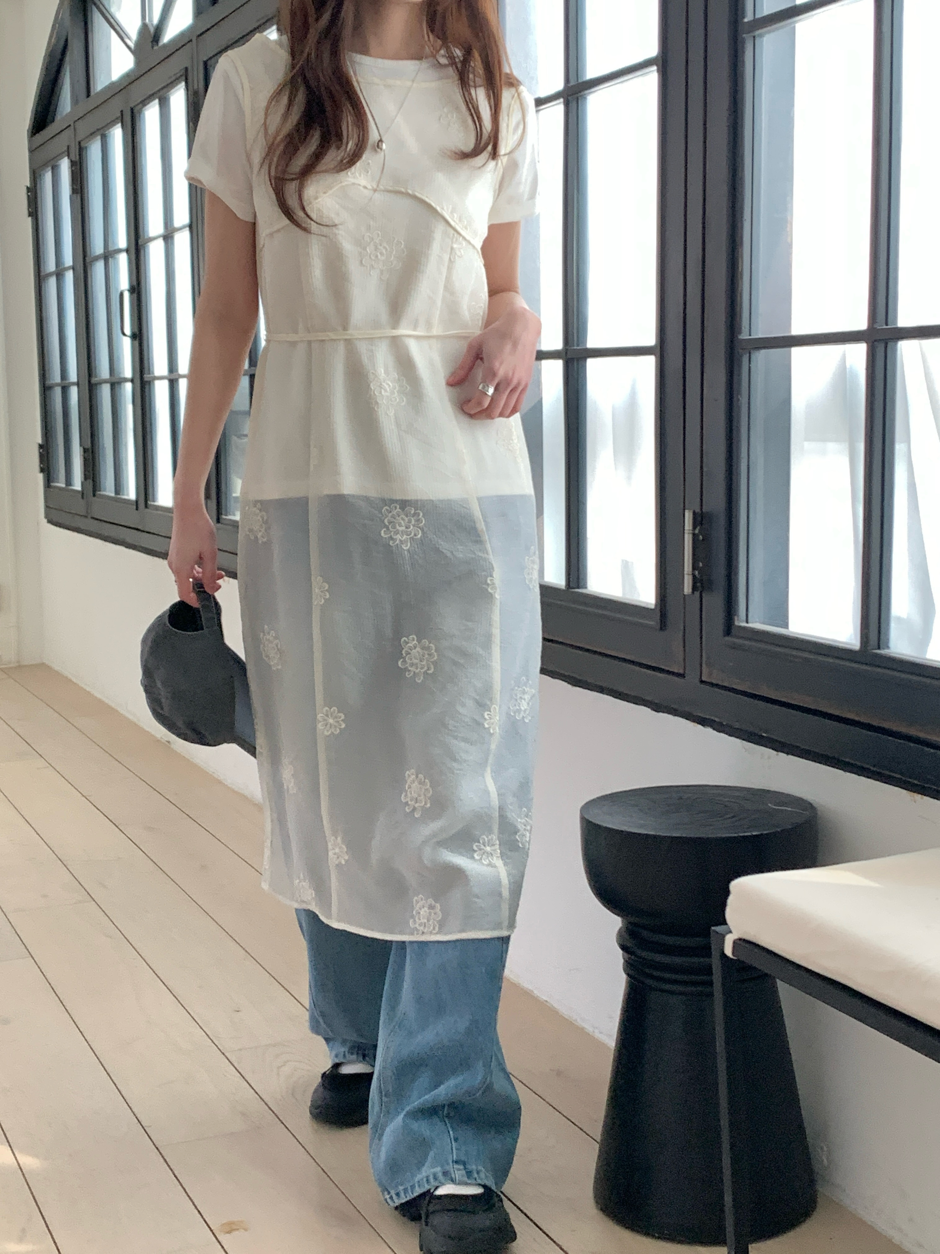 シースルーストラップラウンドネックスリットルーズHライン(ロング丈)刺繍ノースリワンピース | 詳細画像3