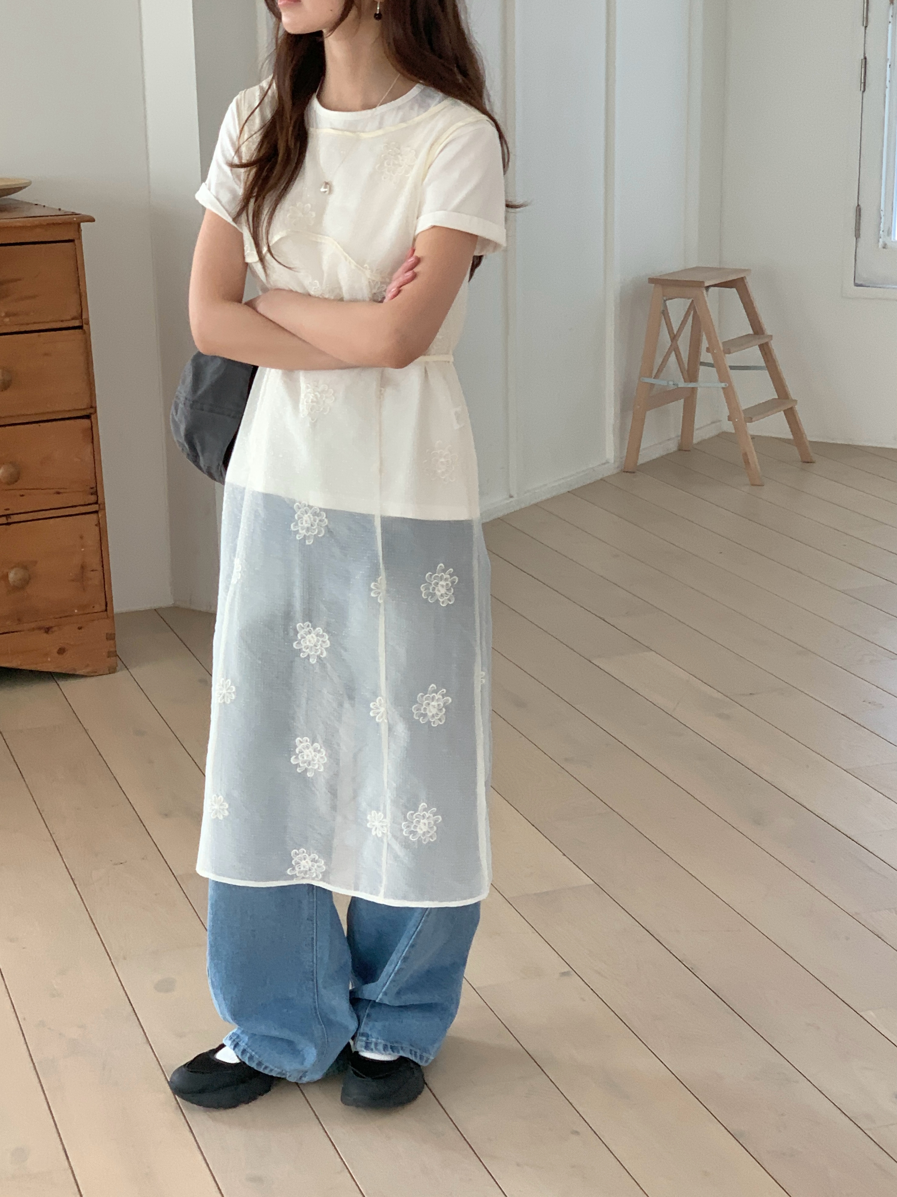 シースルーストラップラウンドネックスリットルーズHライン(ロング丈)刺繍ノースリワンピース | 詳細画像9