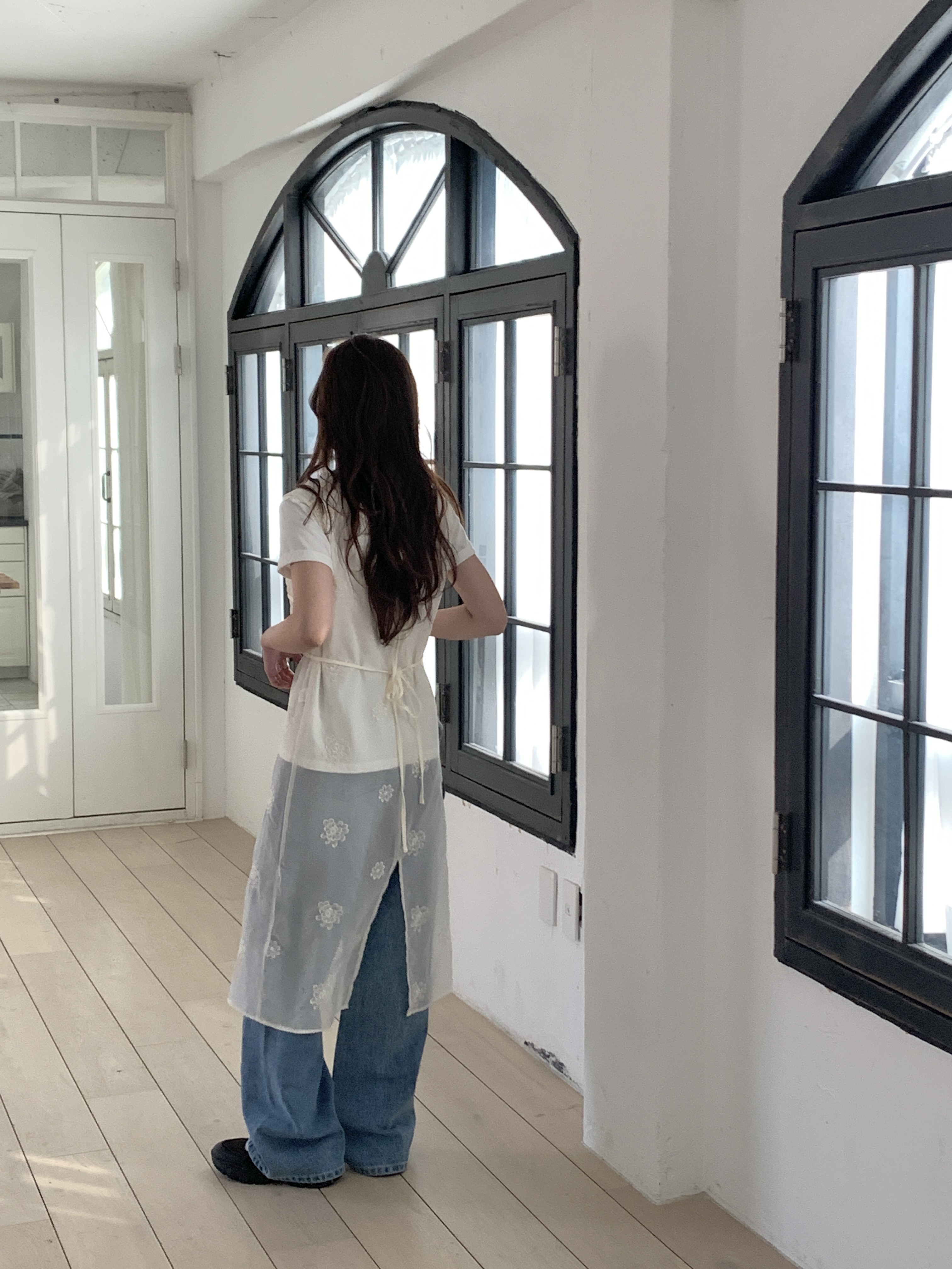 シースルーストラップラウンドネックスリットルーズHライン(ロング丈)刺繍ノースリワンピース | 詳細画像15