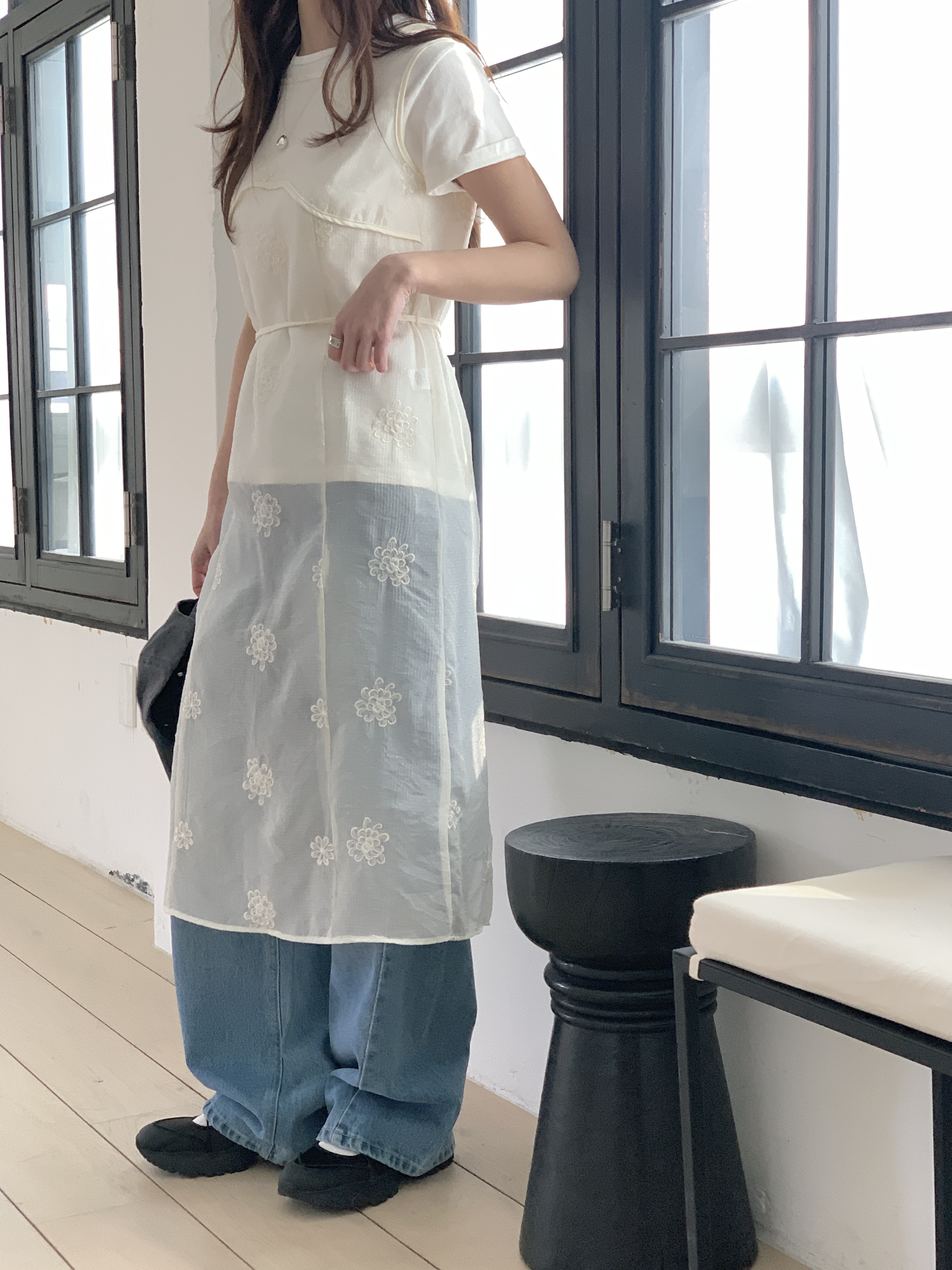 シースルーストラップラウンドネックスリットルーズHライン(ロング丈)刺繍ノースリワンピース | 詳細画像18