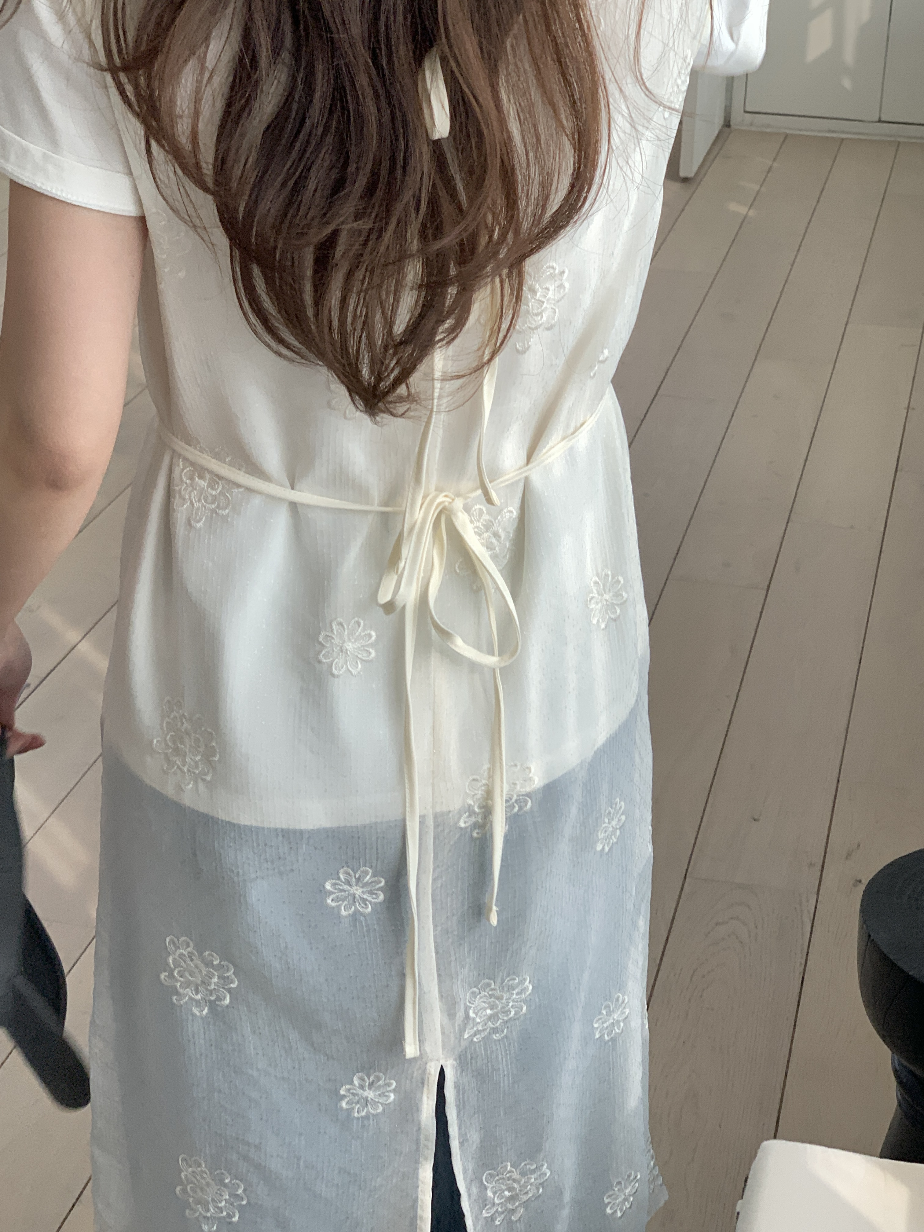 シースルーストラップラウンドネックスリットルーズHライン(ロング丈)刺繍ノースリワンピース | 詳細画像19