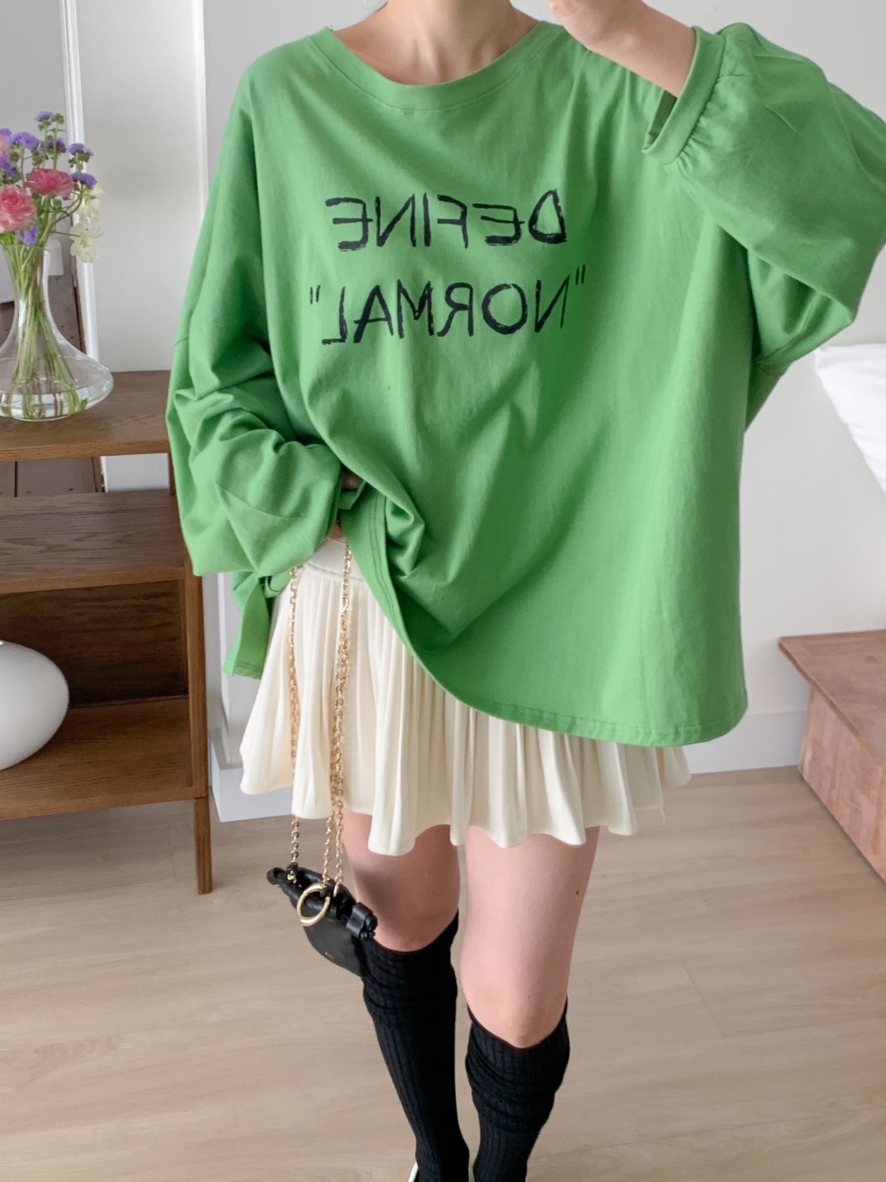 コットンラウンドネックスリットオーバーサイズボクシーロング長袖ドロップショルダーレタリングTシャツ | 詳細画像15