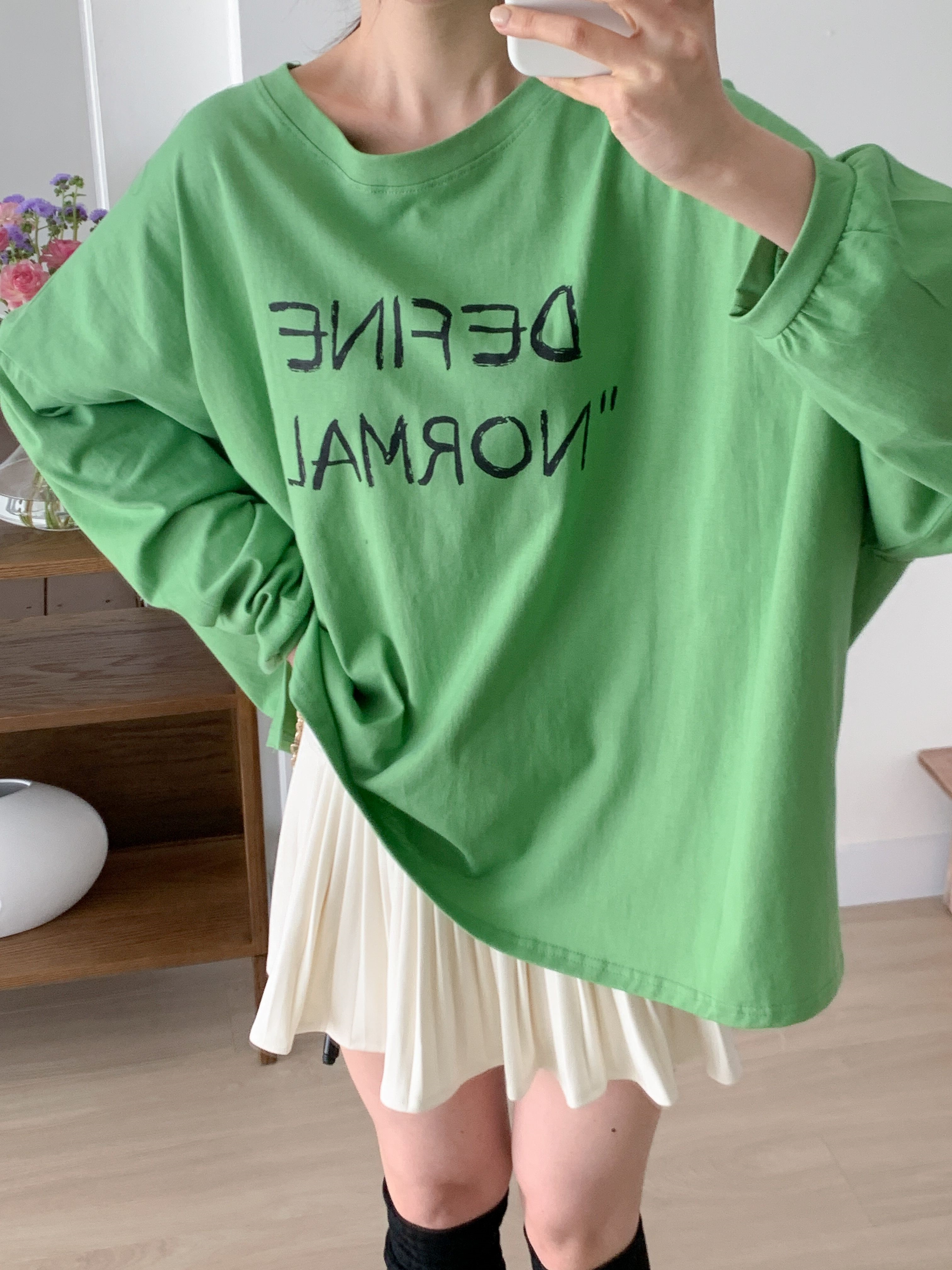 コットンラウンドネックスリットオーバーサイズボクシーロング長袖ドロップショルダーレタリングTシャツ | 詳細画像16