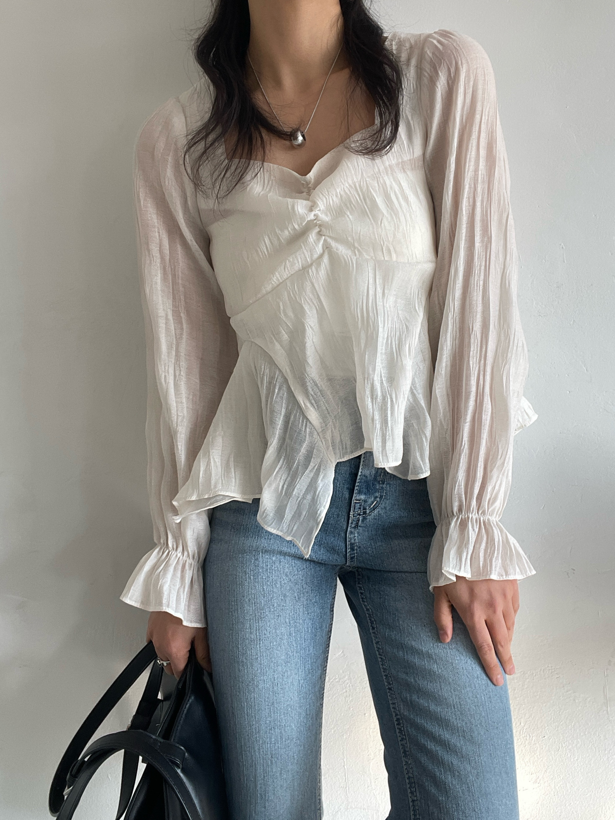 ハートネックシャーリングリンクルパフスリーブクロップドベルスリーブルーズアンバランス長袖無地ブラウス | 詳細画像11