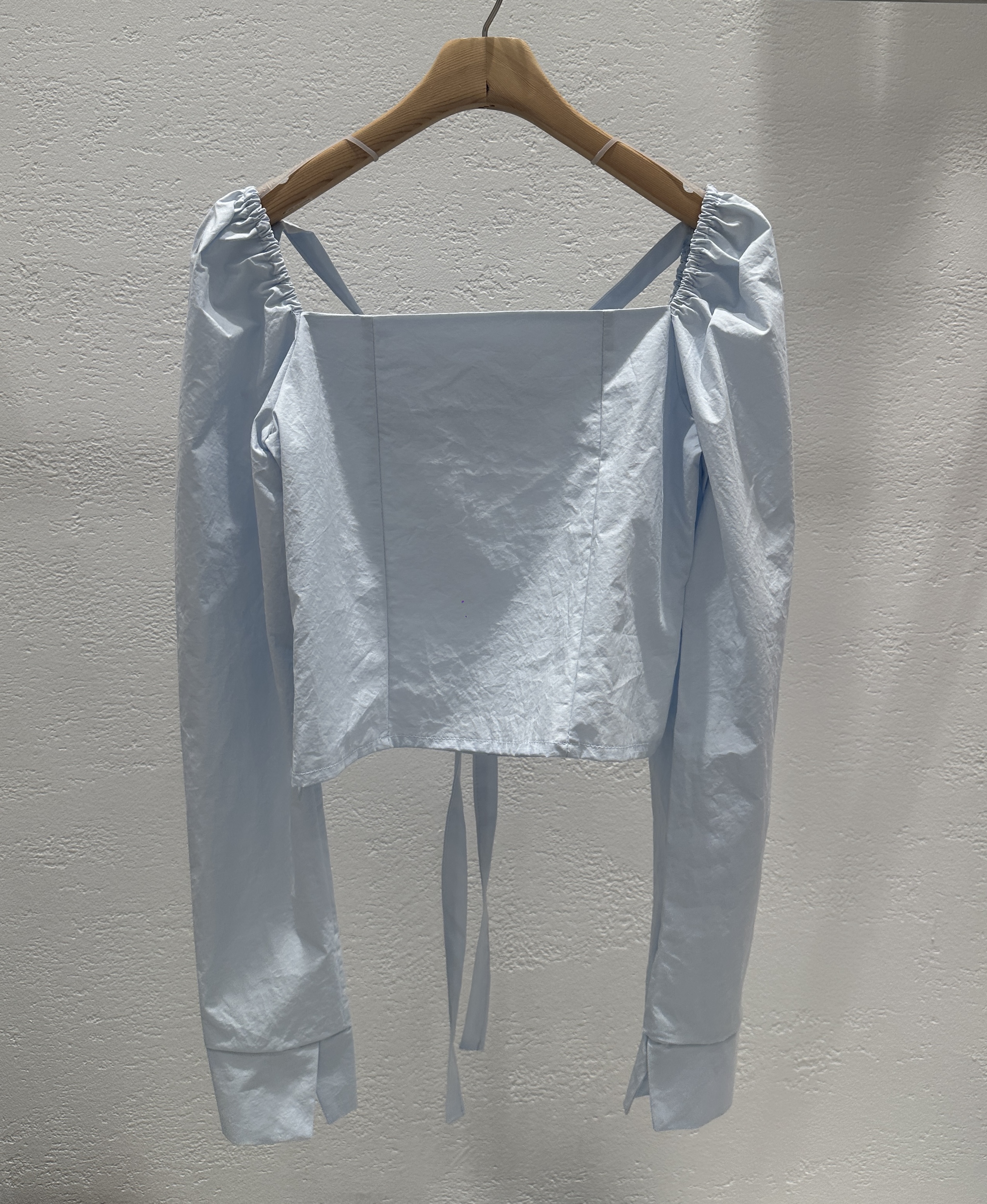 コットンストラップスクエアネックシャーリングスリットパフスリーブクロップド長袖無地ブラウス | 詳細画像14