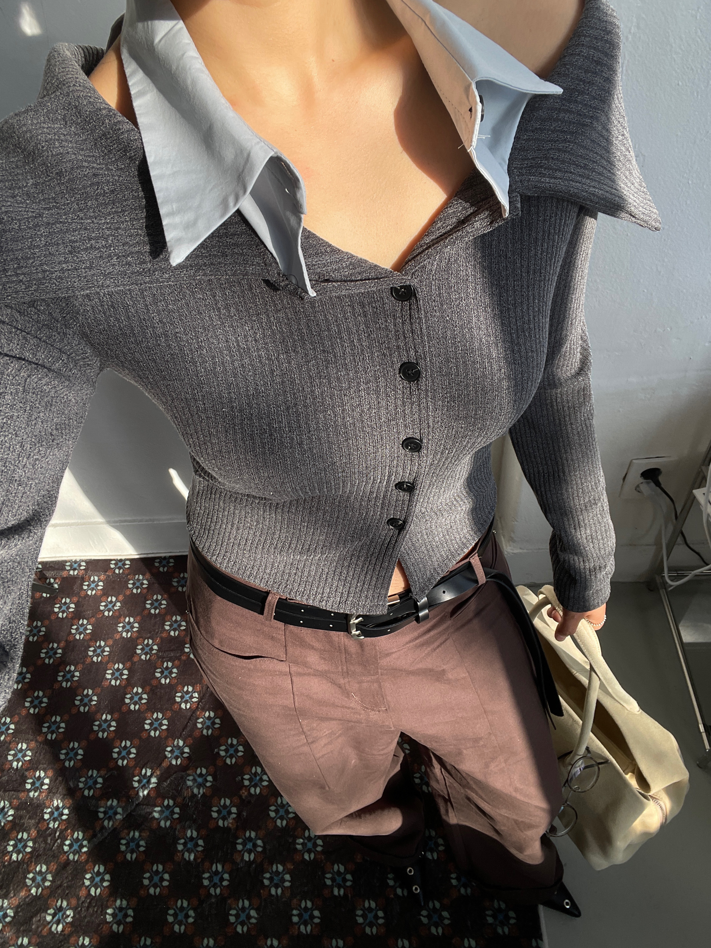 リブボタンオフショルダーセーラーカラークロップドレイヤード風長袖配色ブラウス | 詳細画像9