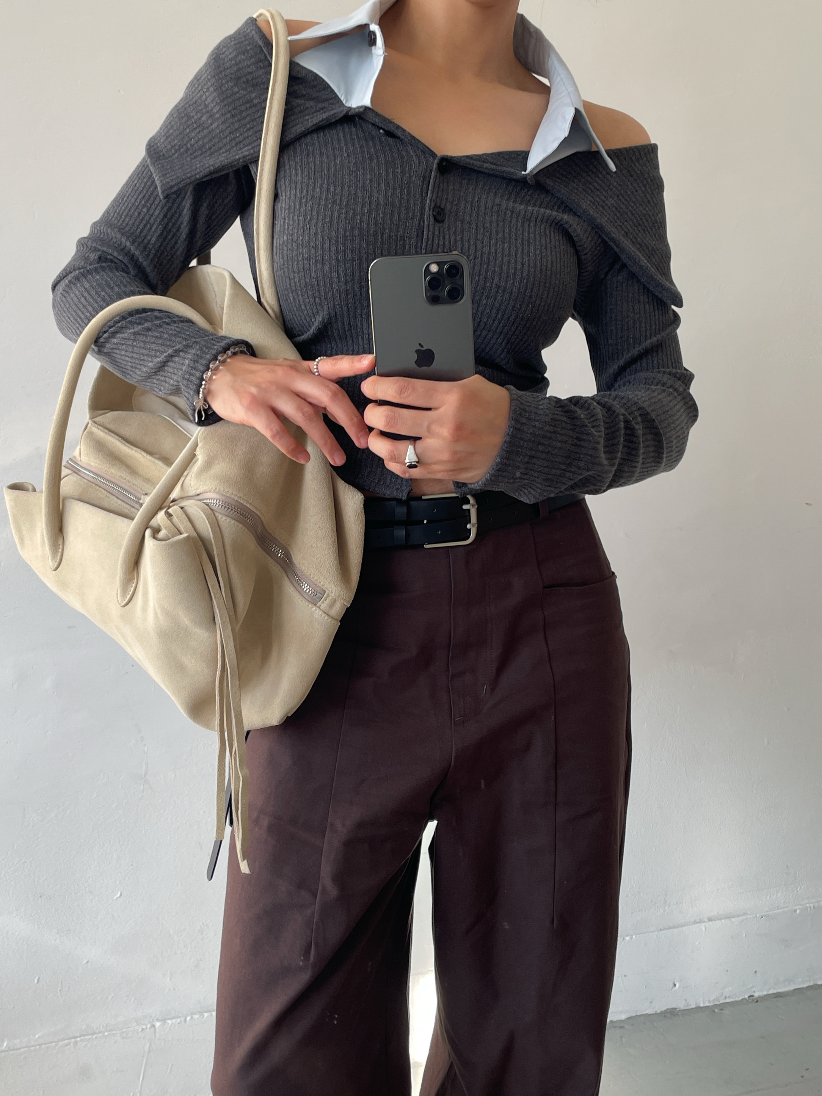 リブボタンオフショルダーセーラーカラークロップドレイヤード風長袖配色ブラウス | 詳細画像11