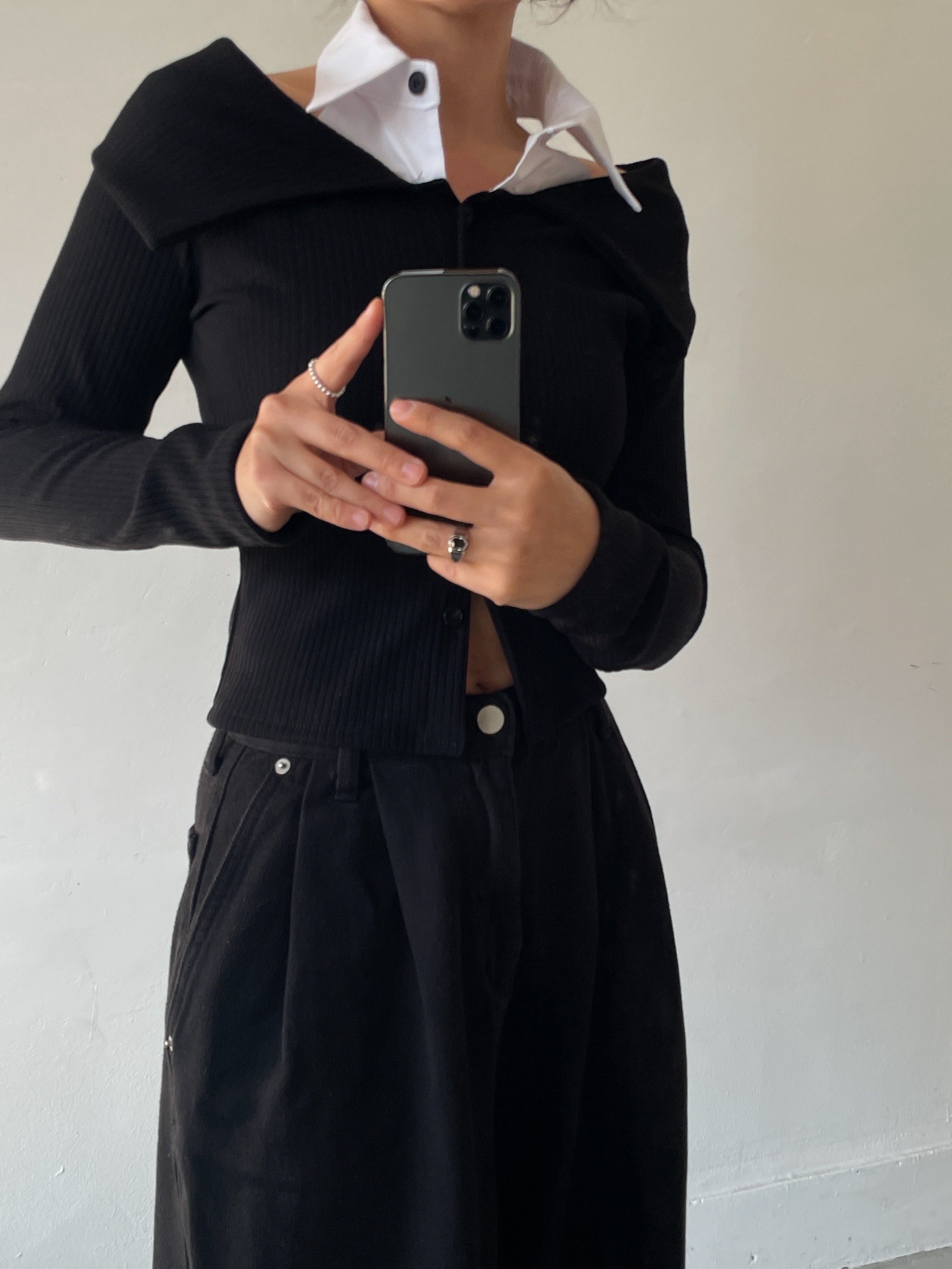 リブボタンオフショルダーセーラーカラークロップドレイヤード風長袖配色ブラウス | 詳細画像18