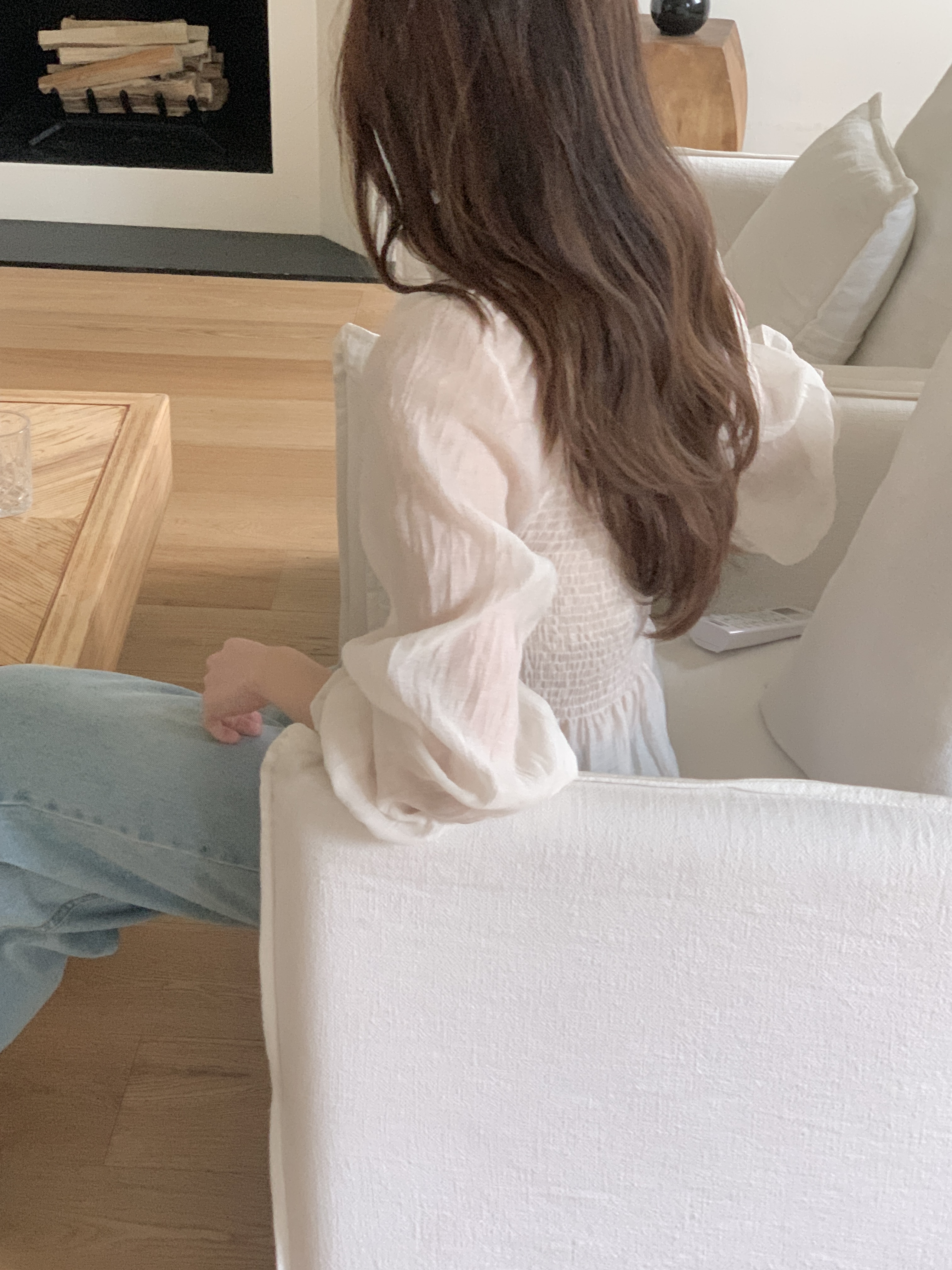 メロウシャーリングパフスリーブベルスリーブ長袖セミクロップドフリル ネックブラウス | 詳細画像4