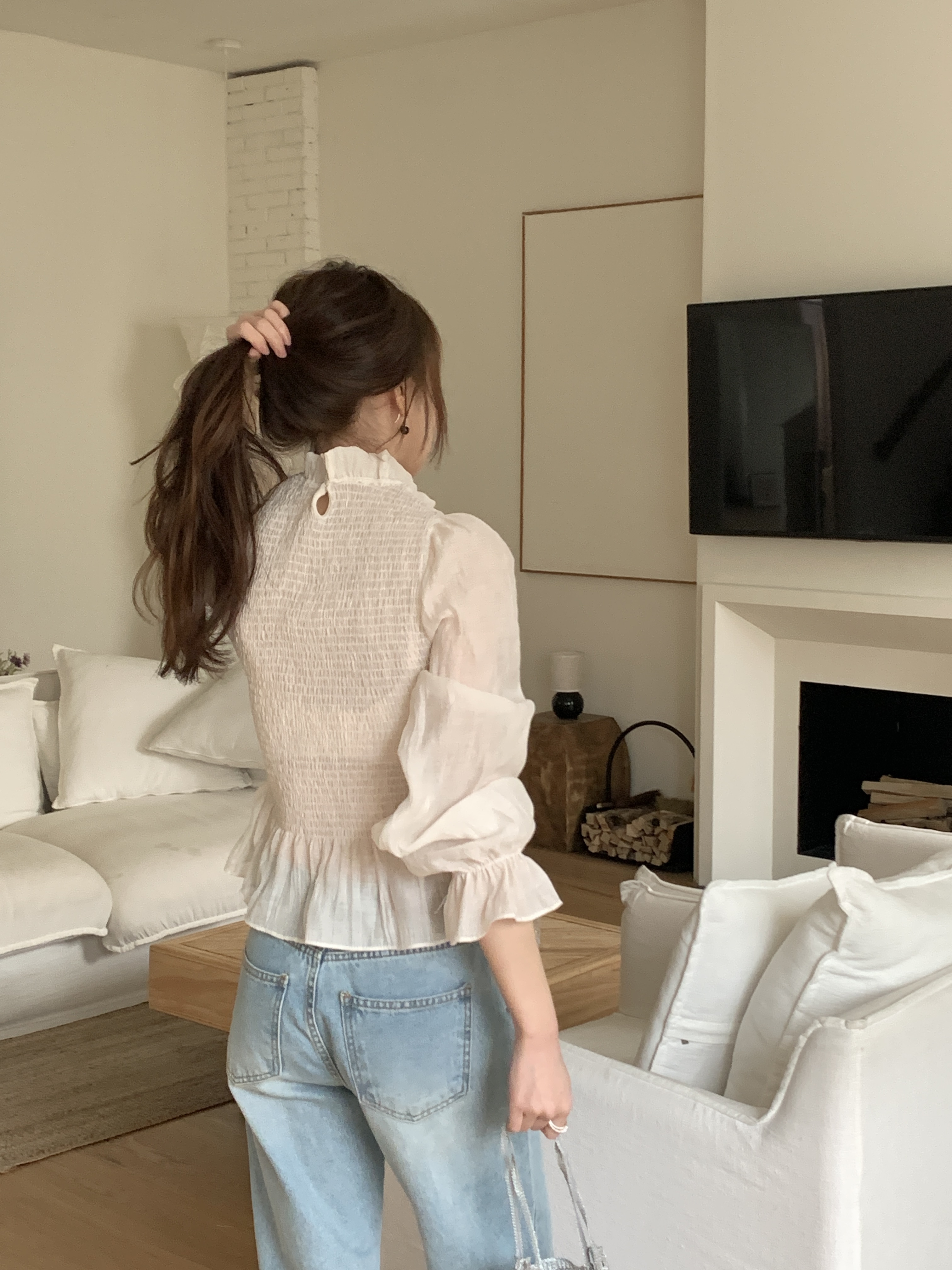 メロウシャーリングパフスリーブベルスリーブ長袖セミクロップドフリル ネックブラウス | 詳細画像7