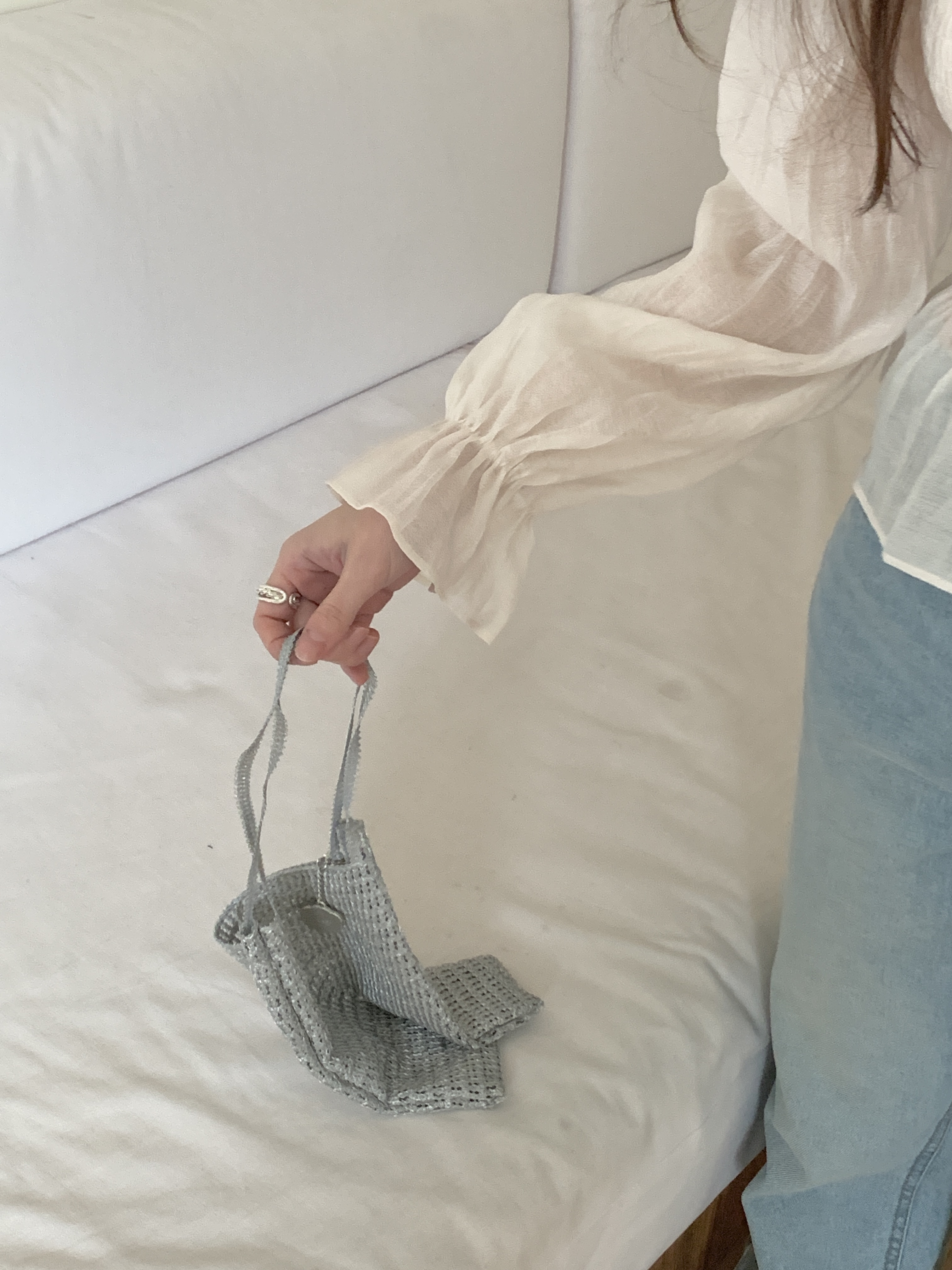 メロウシャーリングパフスリーブベルスリーブ長袖セミクロップドフリル ネックブラウス | 詳細画像13