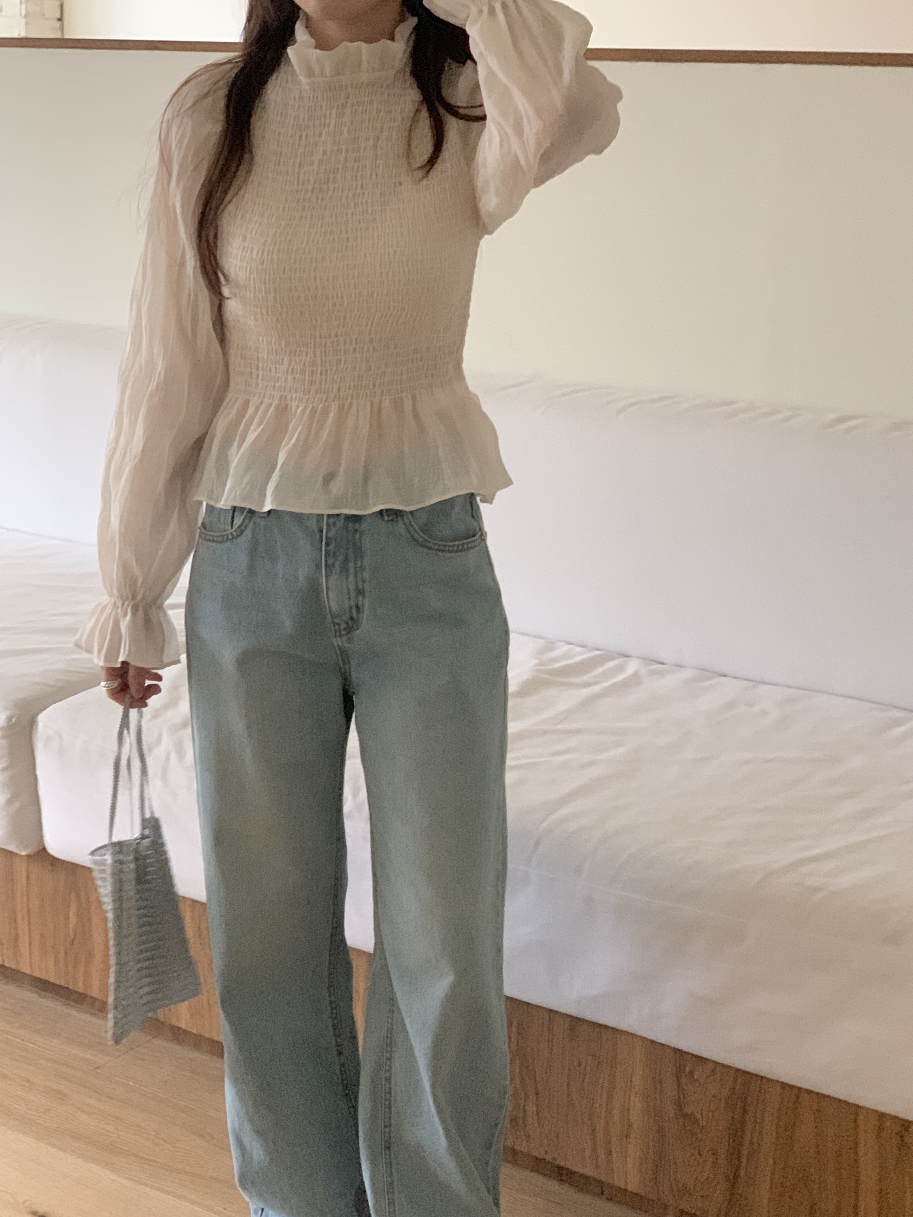 メロウシャーリングパフスリーブベルスリーブ長袖セミクロップドフリル ネックブラウス | 詳細画像15