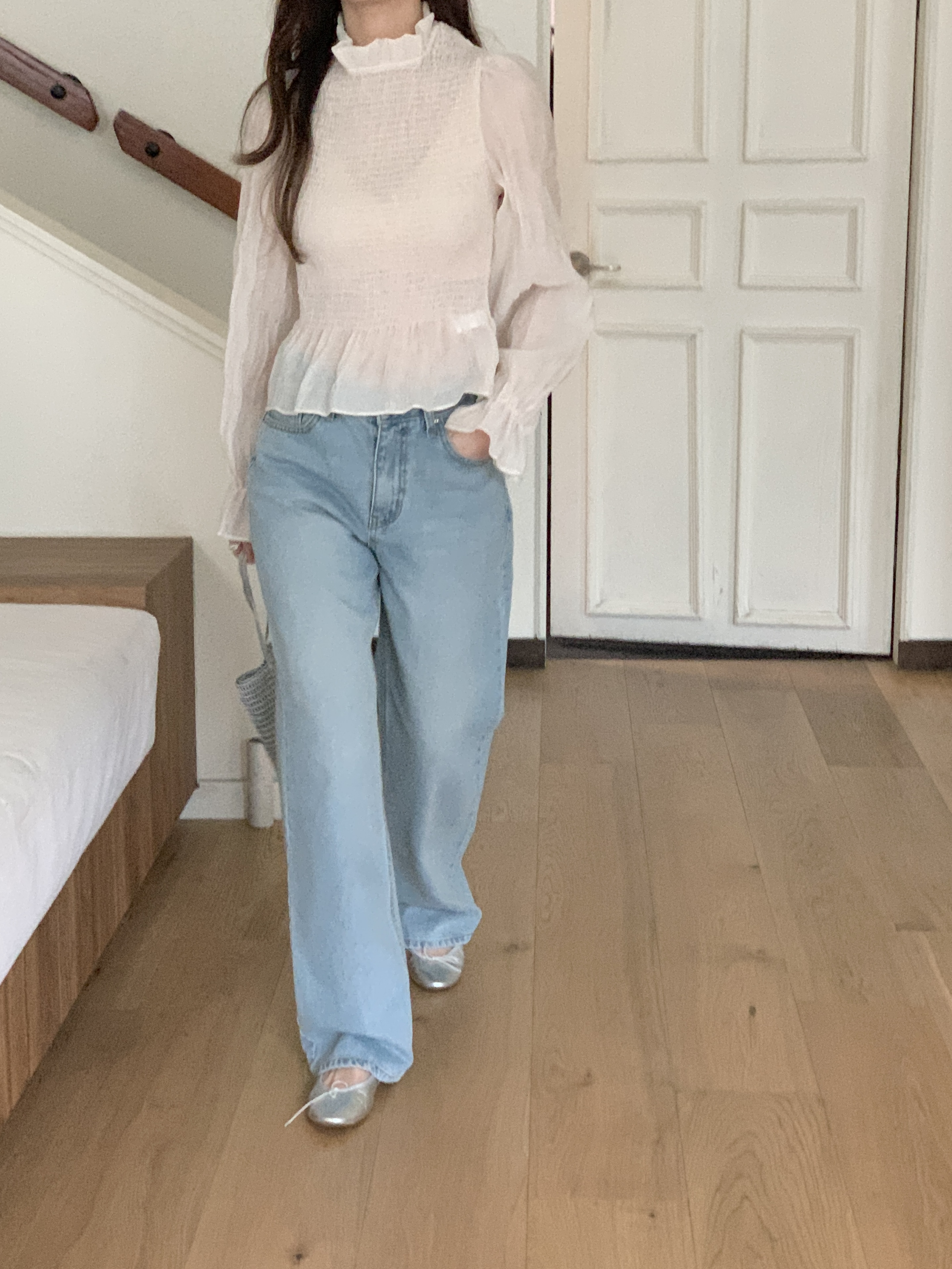 メロウシャーリングパフスリーブベルスリーブ長袖セミクロップドフリル ネックブラウス | 詳細画像18