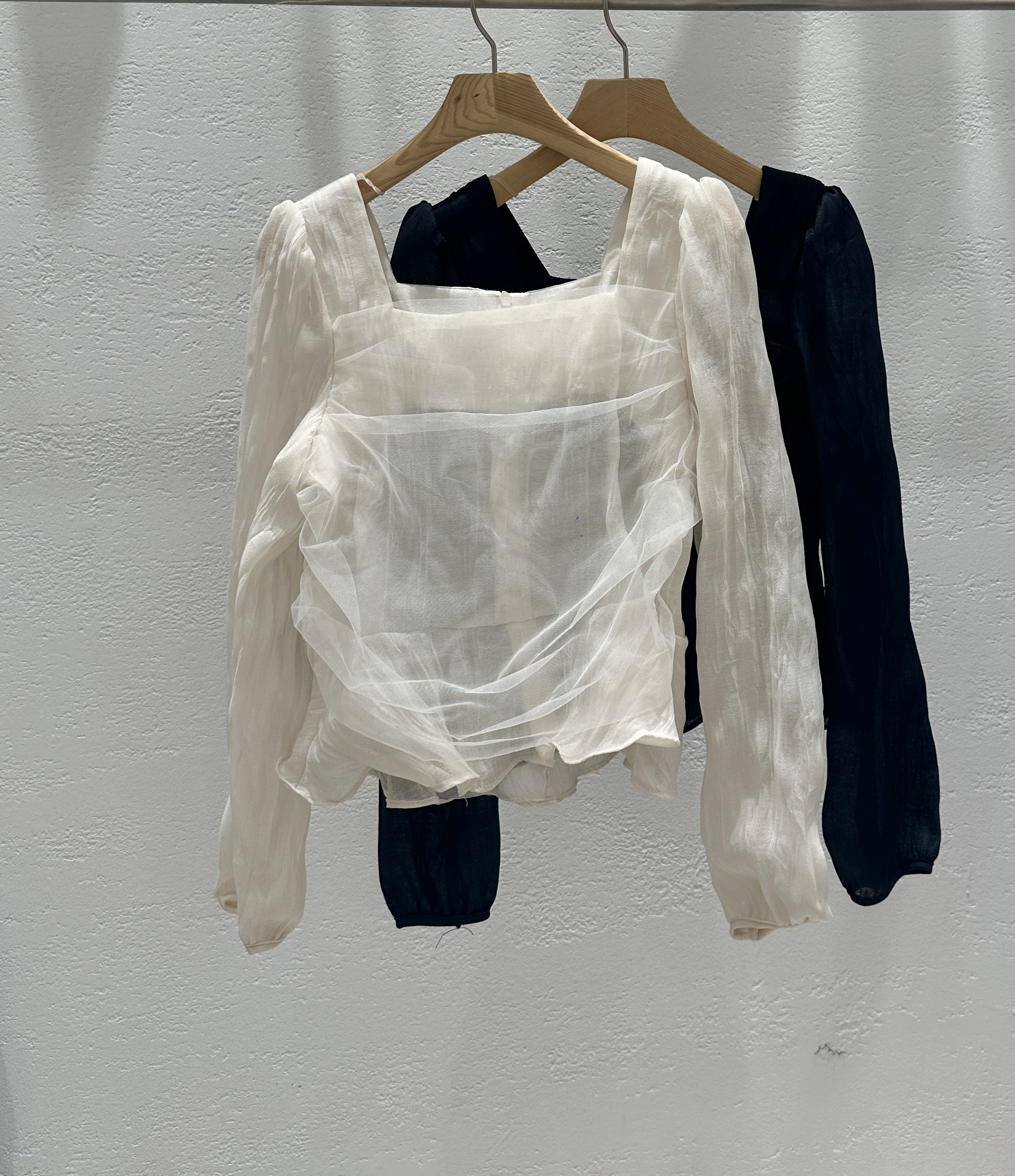 レーススクエアネックメロウリンクルパフスリーブクロップドルーズ長袖ギャザーヒドゥンジッパーブラウス | 詳細画像22