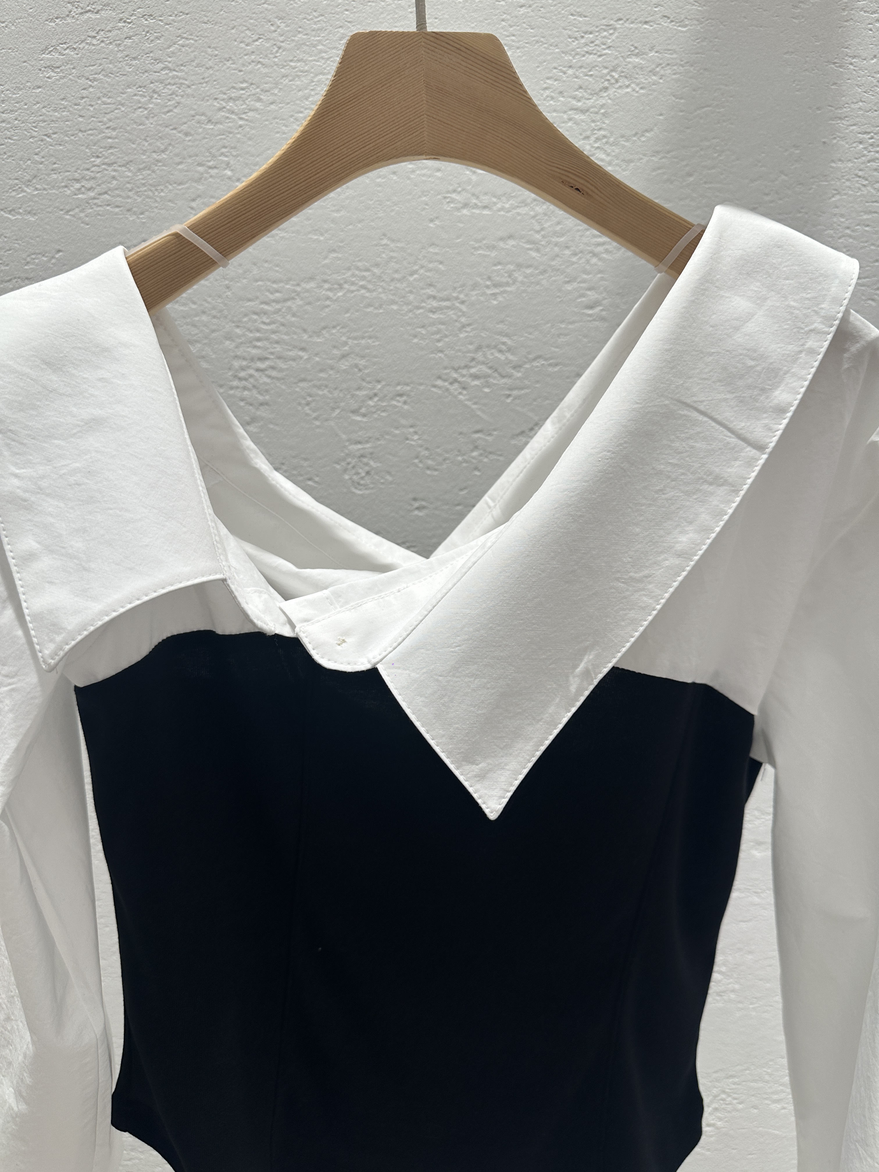 ワンショルダーパフスリーブクロップドレイヤード風アンバランス長袖配色ブラウス | 詳細画像19