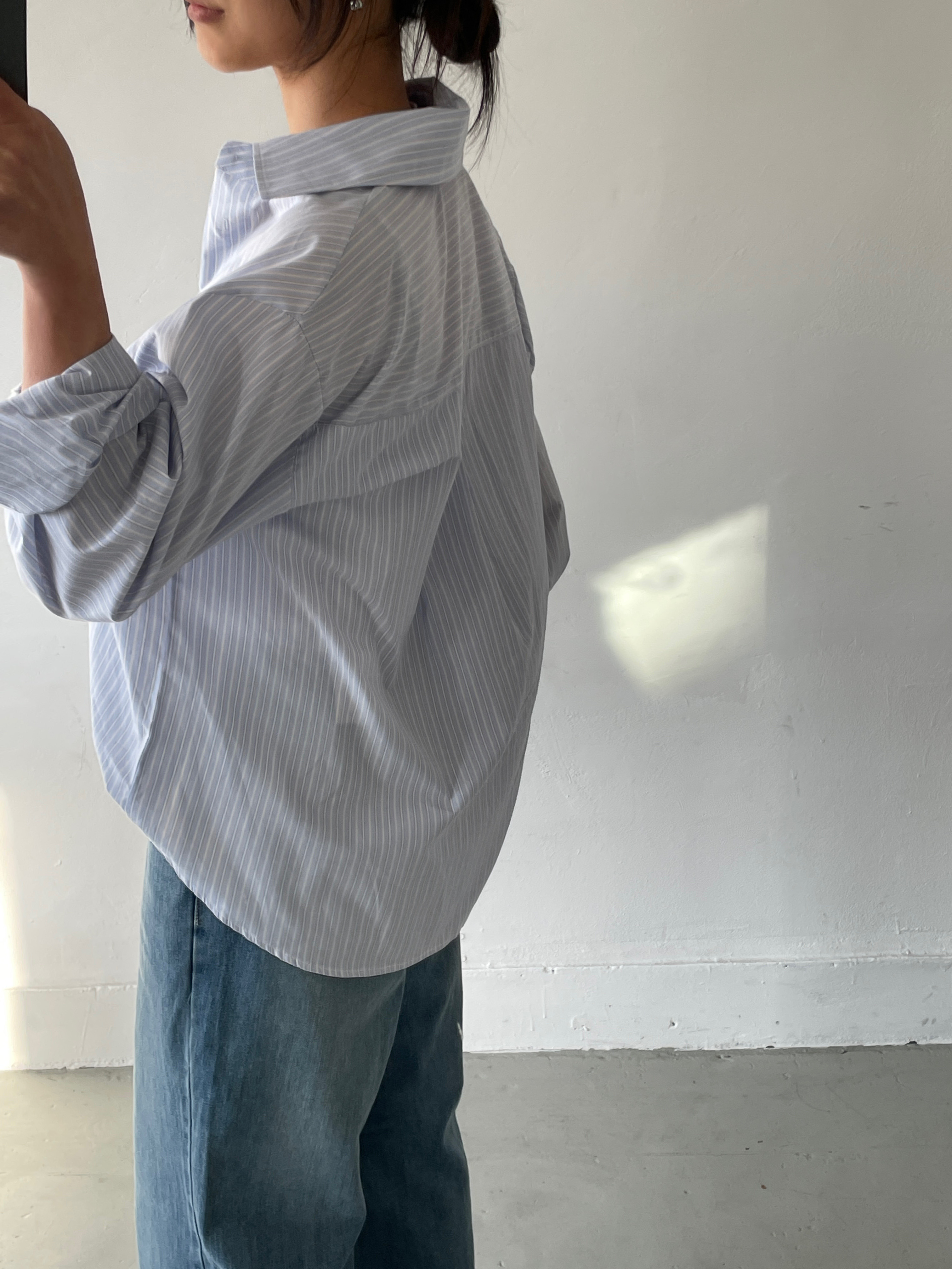 コットンストラップカラーオーバーサイズルーズコサージュストライプシャツ | 詳細画像3